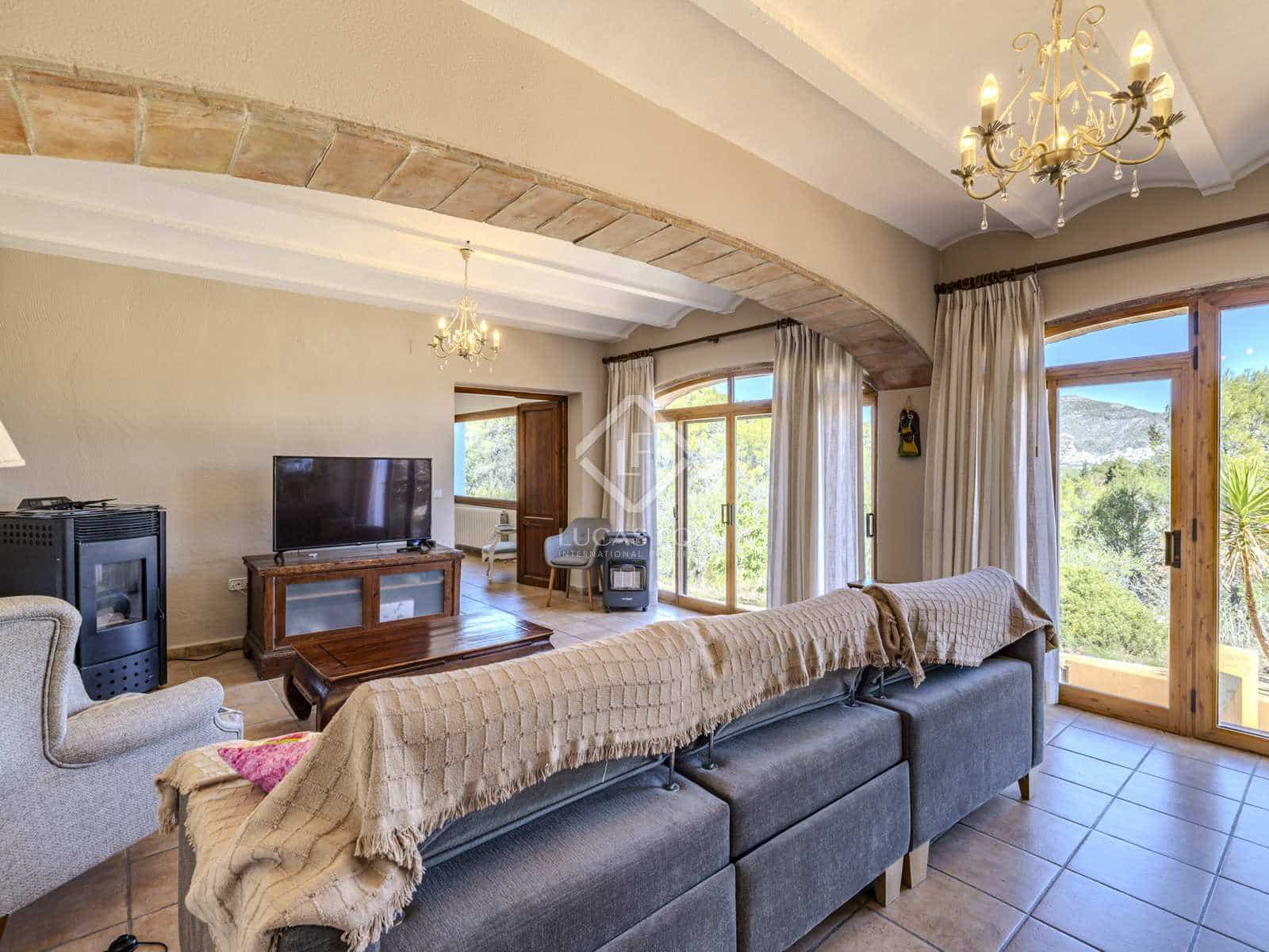 12 bedroom Villa for sale in Jalon / Xalo with pool garage - € 1,115,000 (Ref: 8232458)