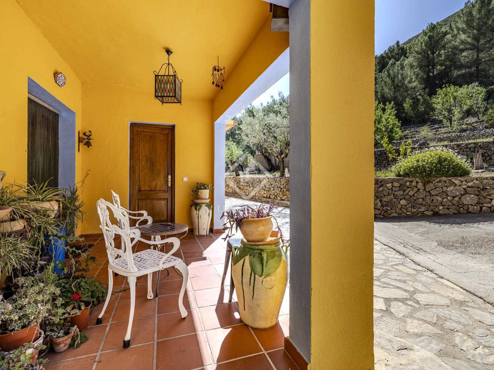 12 bedroom Villa for sale in Jalon / Xalo with pool garage - € 1,115,000 (Ref: 8232458)