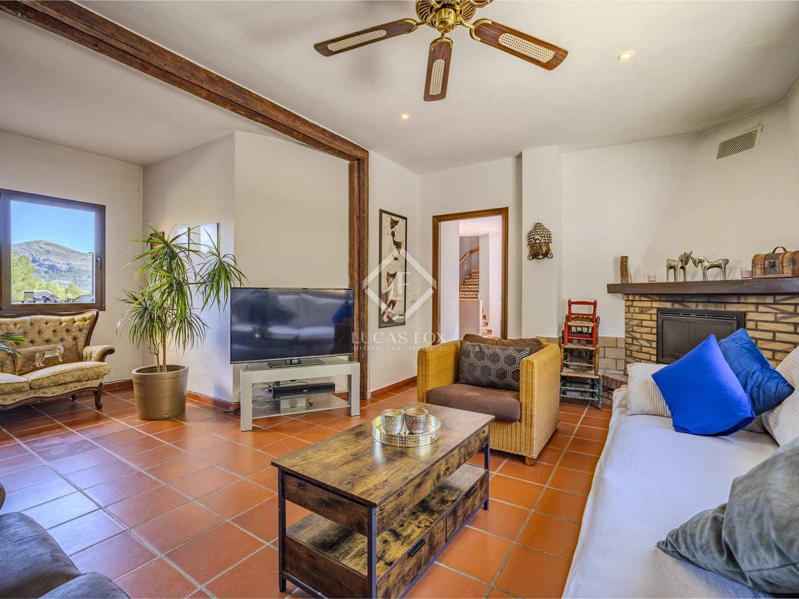 12 bedroom Villa for sale in Jalon / Xalo with pool garage - € 1,115,000 (Ref: 8232458)