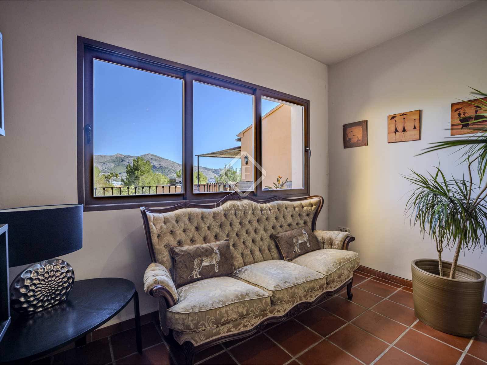 12 bedroom Villa for sale in Jalon / Xalo with pool garage - € 1,115,000 (Ref: 8232458)