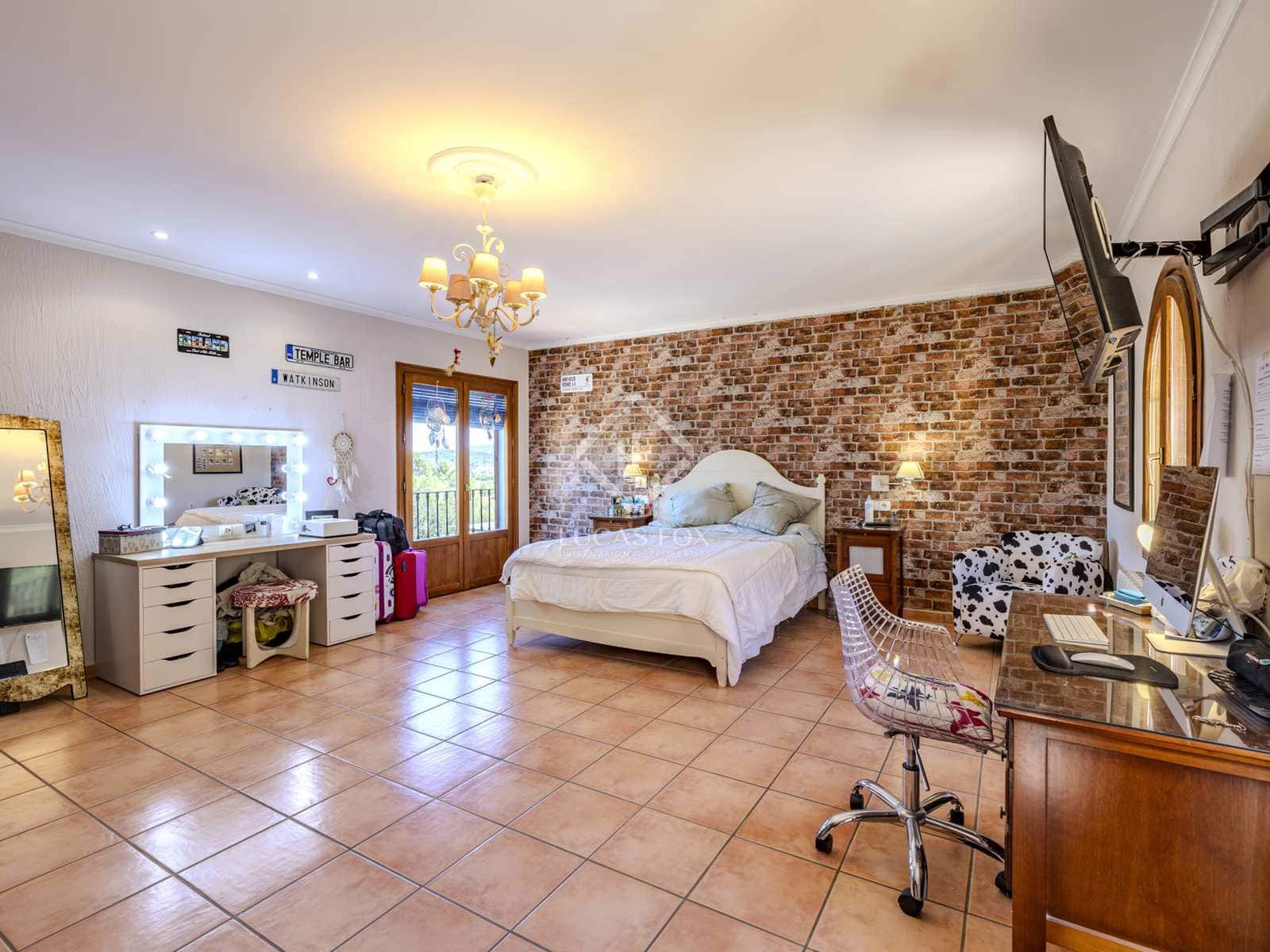 12 bedroom Villa for sale in Jalon / Xalo with pool garage - € 1,115,000 (Ref: 8232458)