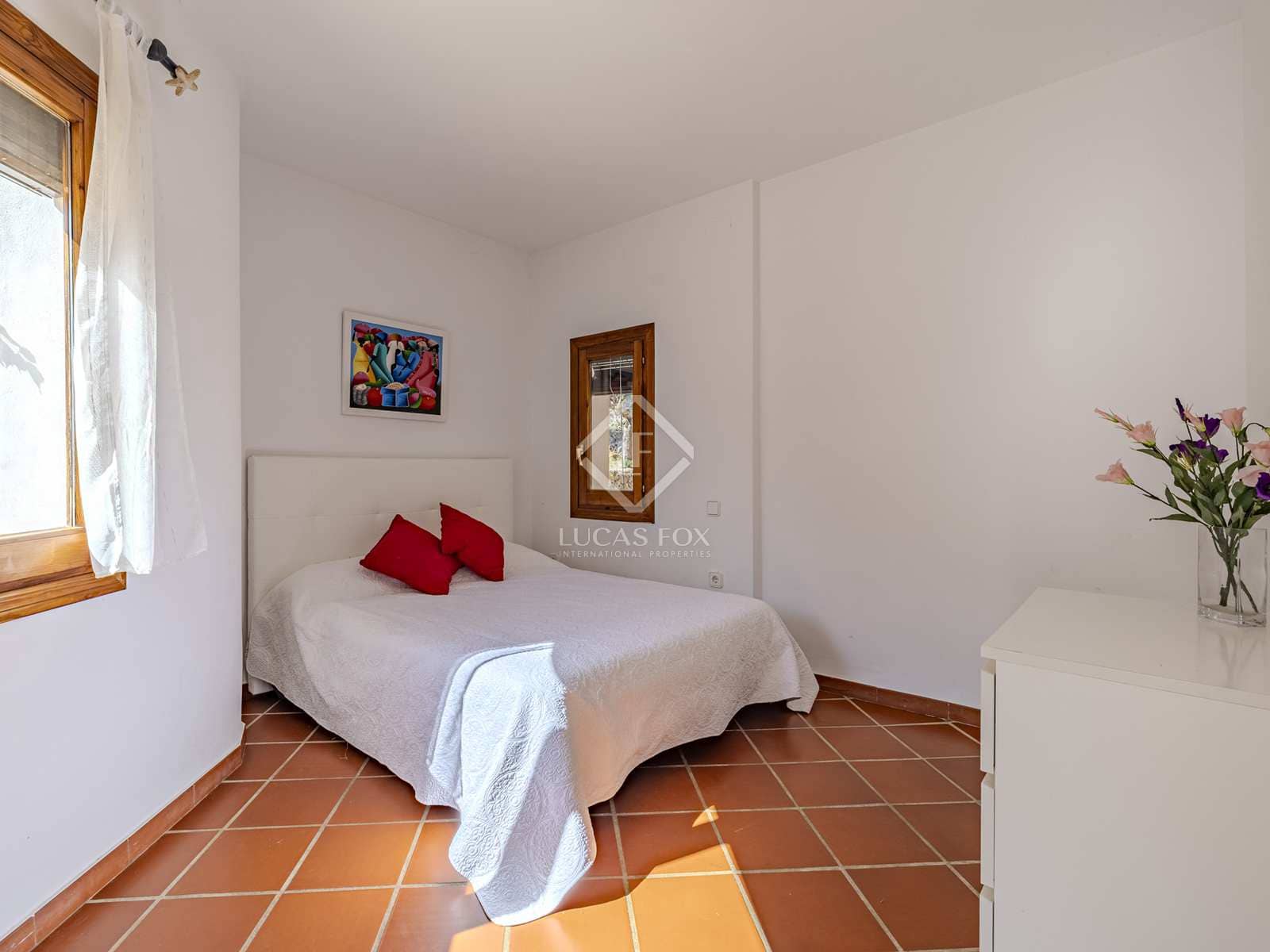 12 bedroom Villa for sale in Jalon / Xalo with pool garage - € 1,115,000 (Ref: 8232458)