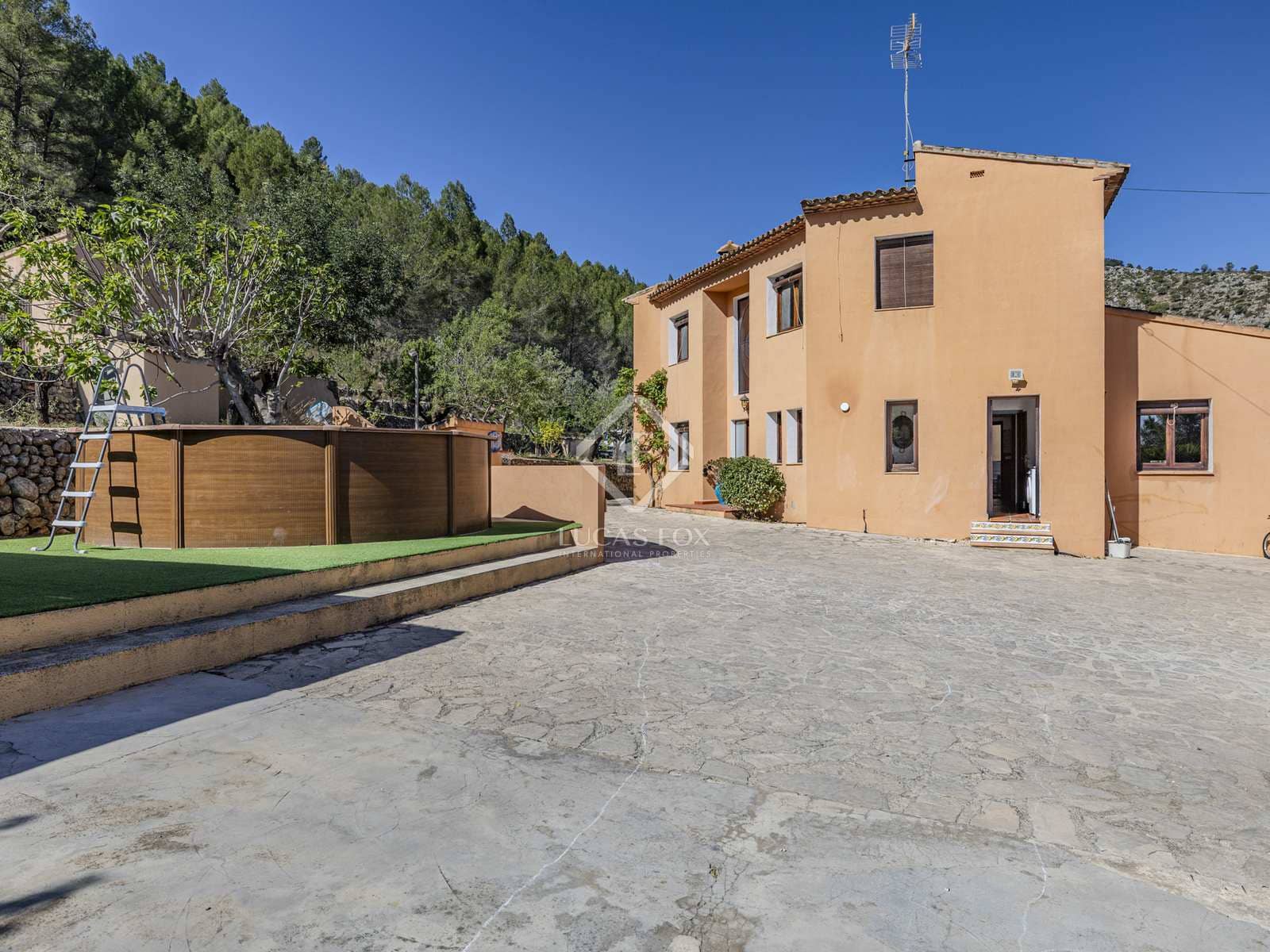 12 bedroom Villa for sale in Jalon / Xalo with pool garage - € 1,115,000 (Ref: 8232458)