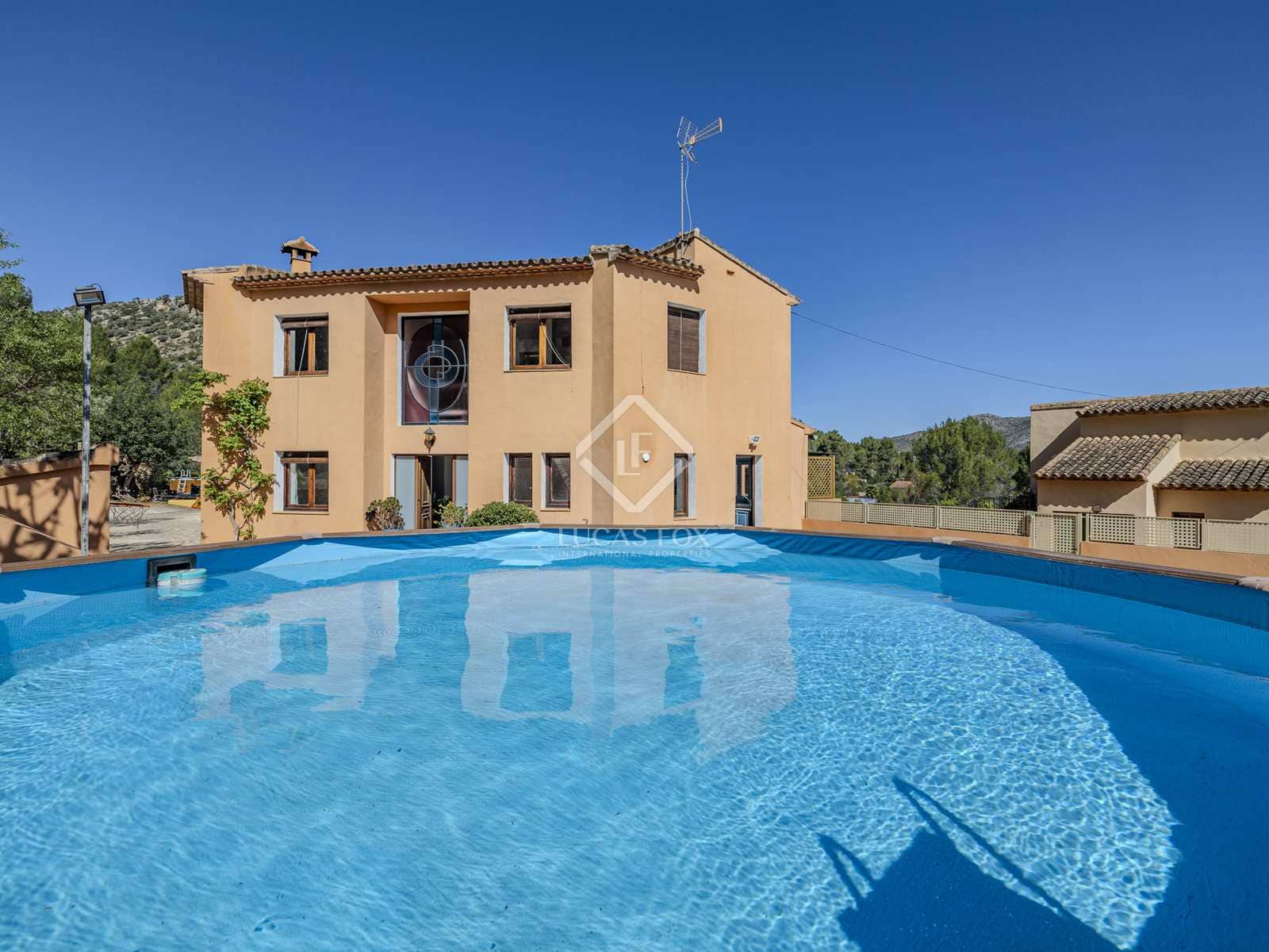 12 bedroom Villa for sale in Jalon / Xalo with pool garage - € 1,115,000 (Ref: 8232458)