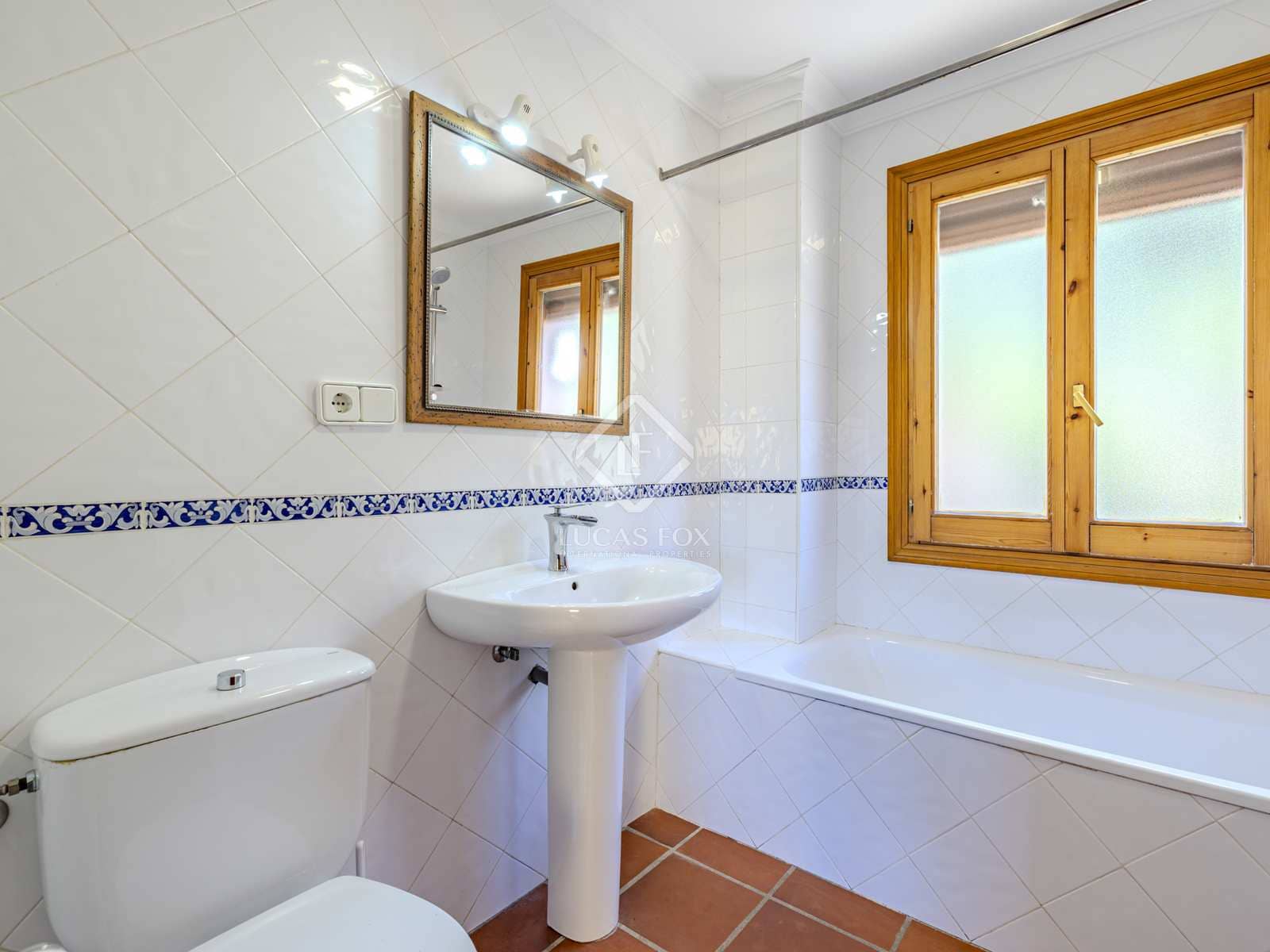 12 bedroom Villa for sale in Jalon / Xalo with pool garage - € 1,115,000 (Ref: 8232458)