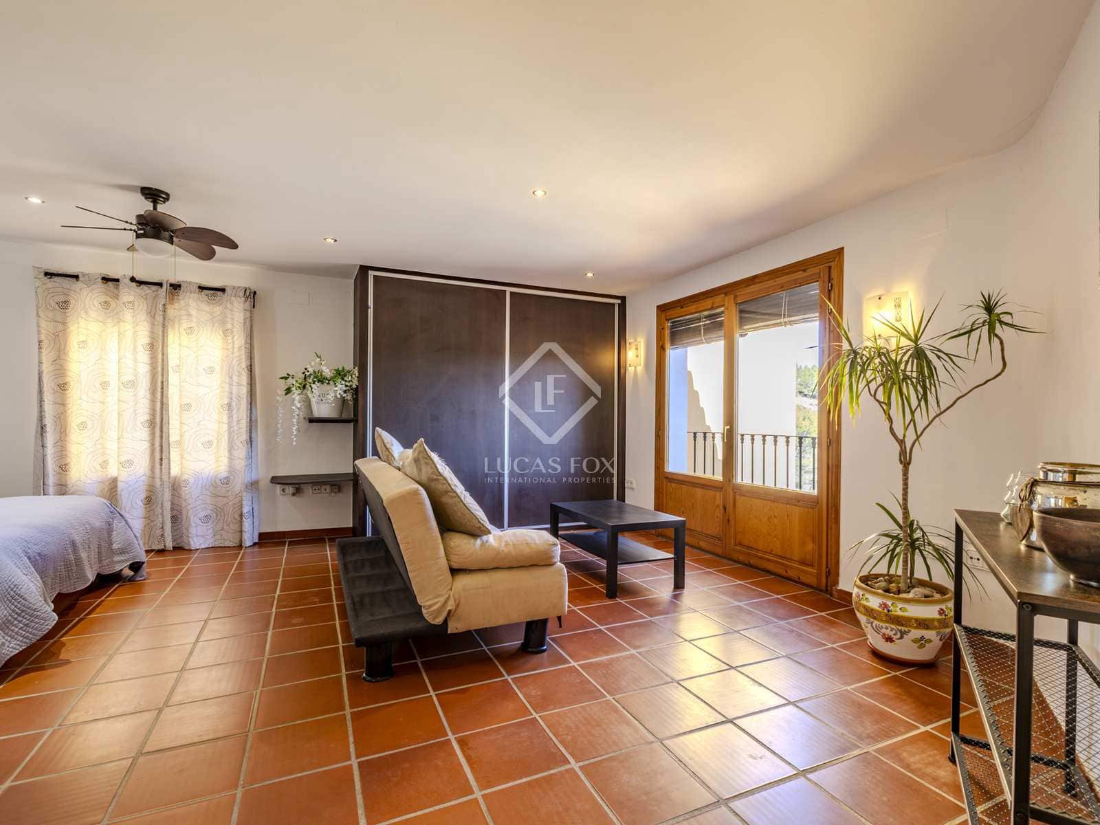 12 bedroom Villa for sale in Jalon / Xalo with pool garage - € 1,115,000 (Ref: 8232458)