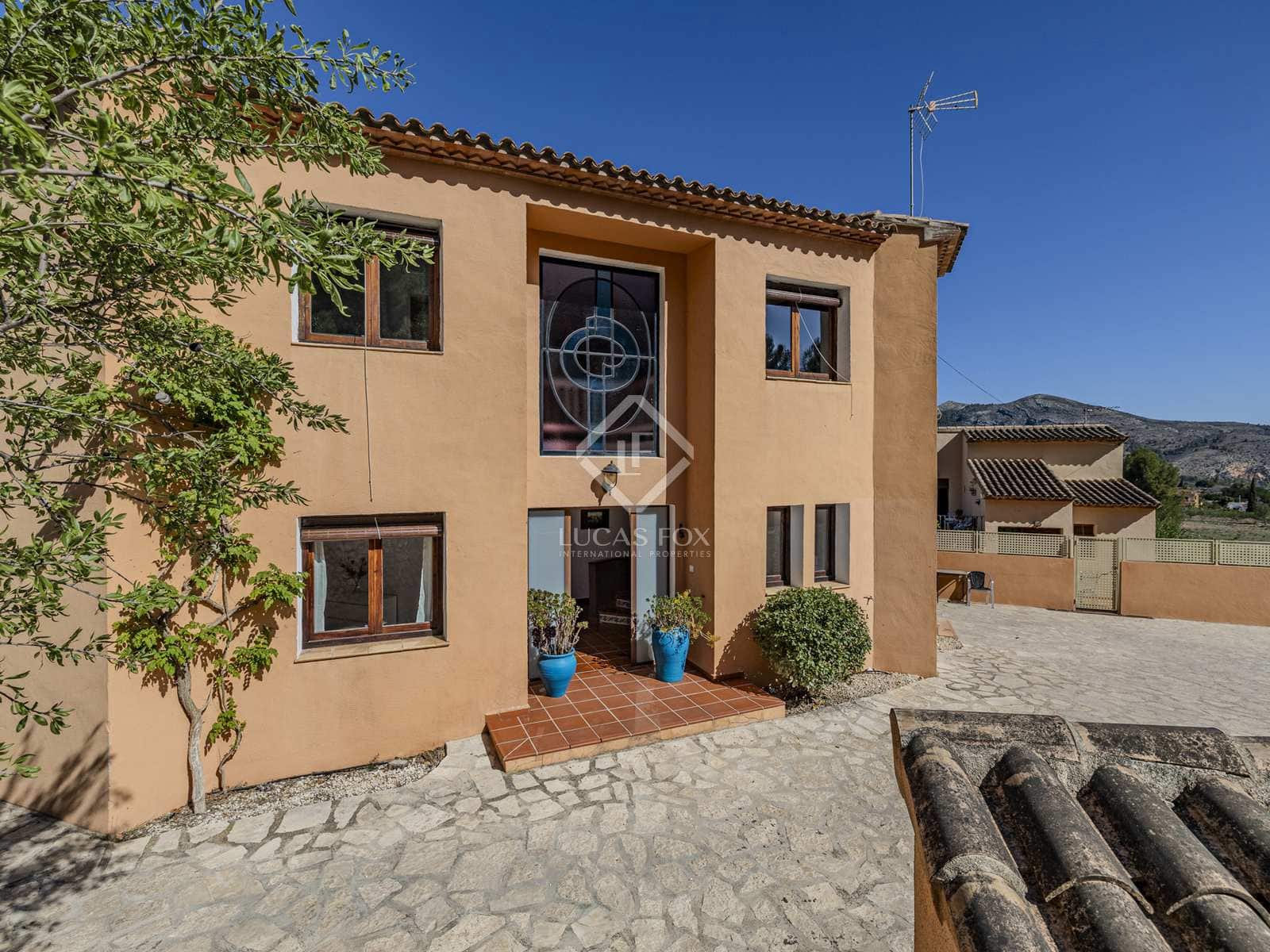 12 bedroom Villa for sale in Jalon / Xalo with pool garage - € 1,115,000 (Ref: 8232458)