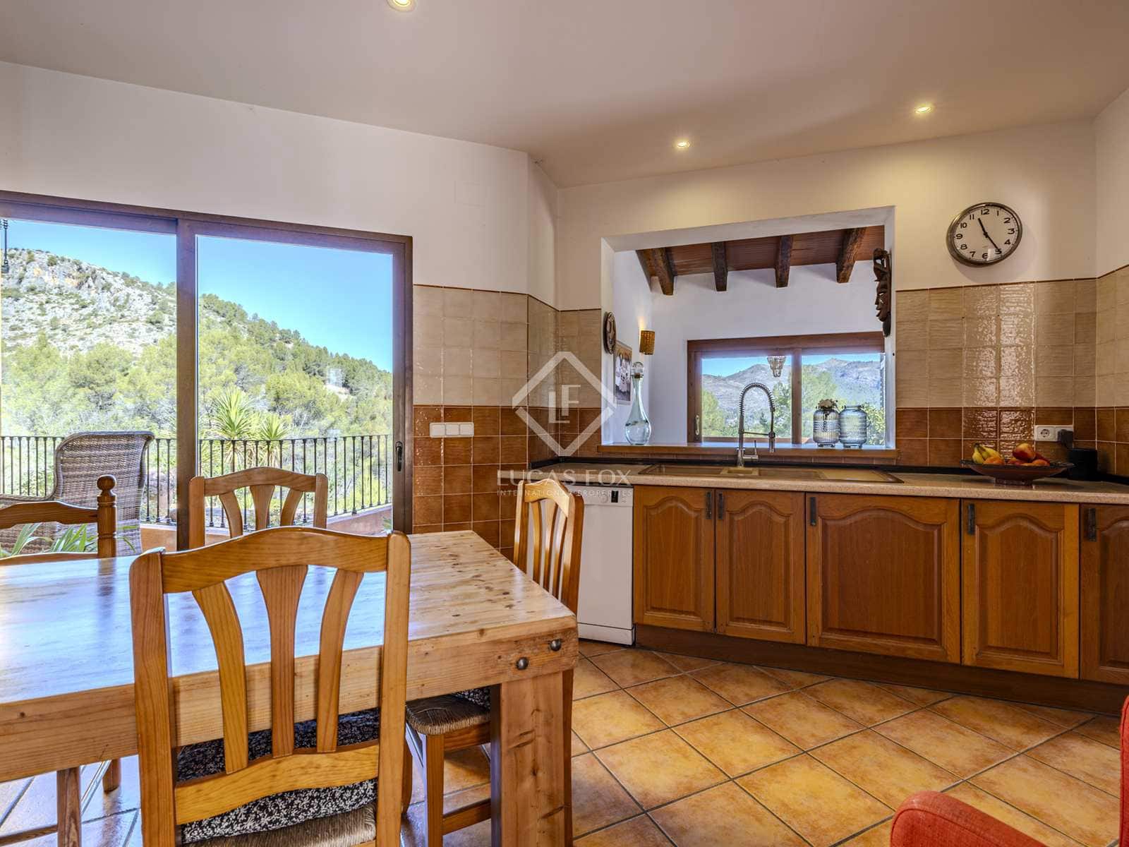 12 bedroom Villa for sale in Jalon / Xalo with pool garage - € 1,115,000 (Ref: 8232458)