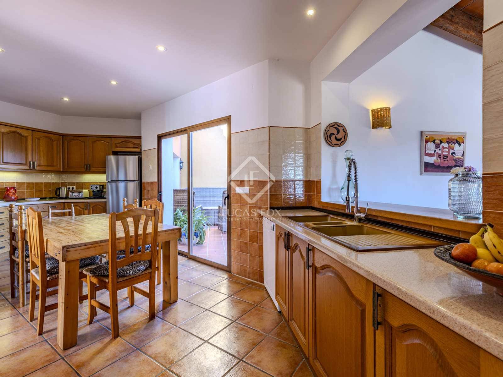 12 bedroom Villa for sale in Jalon / Xalo with pool garage - € 1,115,000 (Ref: 8232458)