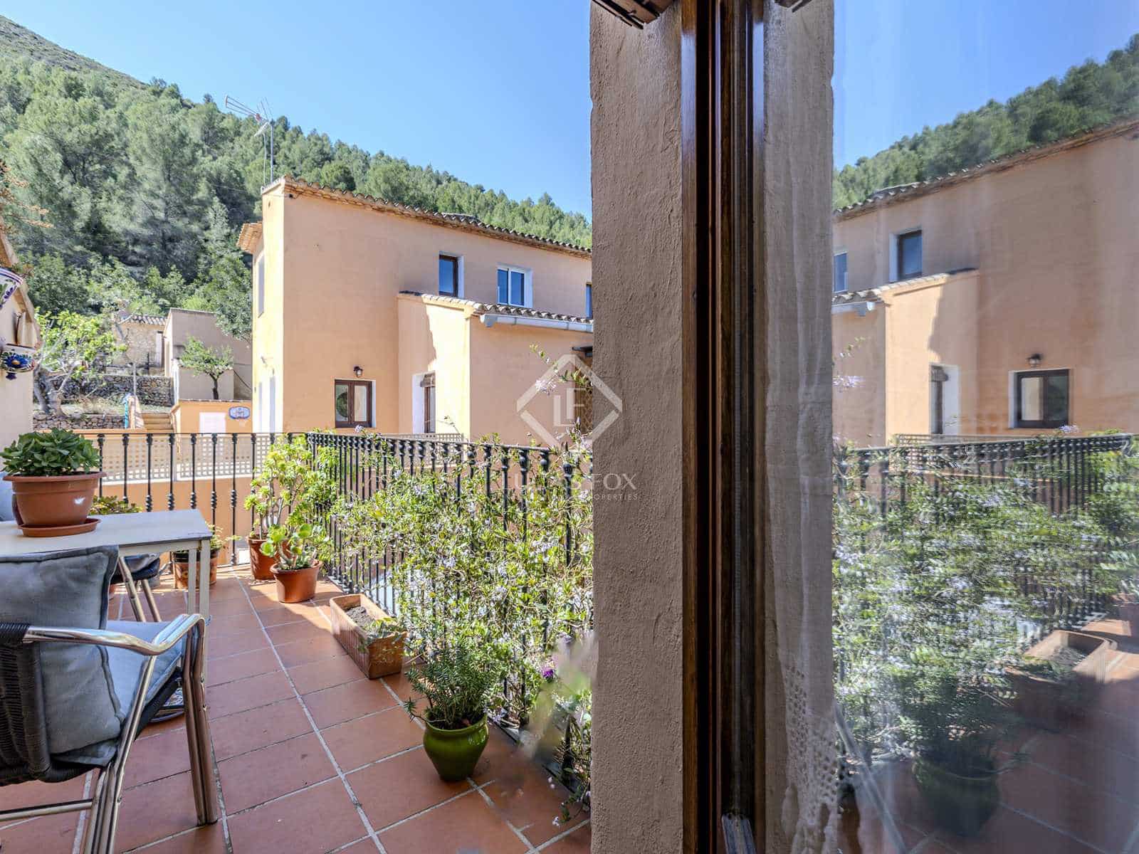 12 bedroom Villa for sale in Jalon / Xalo with pool garage - € 1,115,000 (Ref: 8232458)