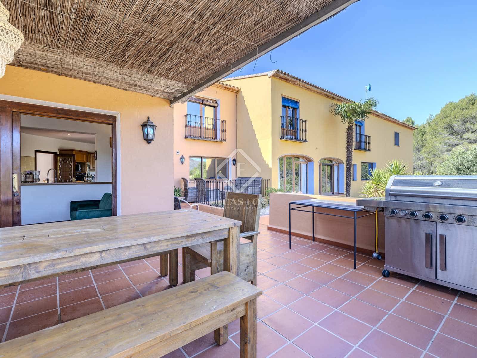 12 bedroom Villa for sale in Jalon / Xalo with pool garage - € 1,115,000 (Ref: 8232458)