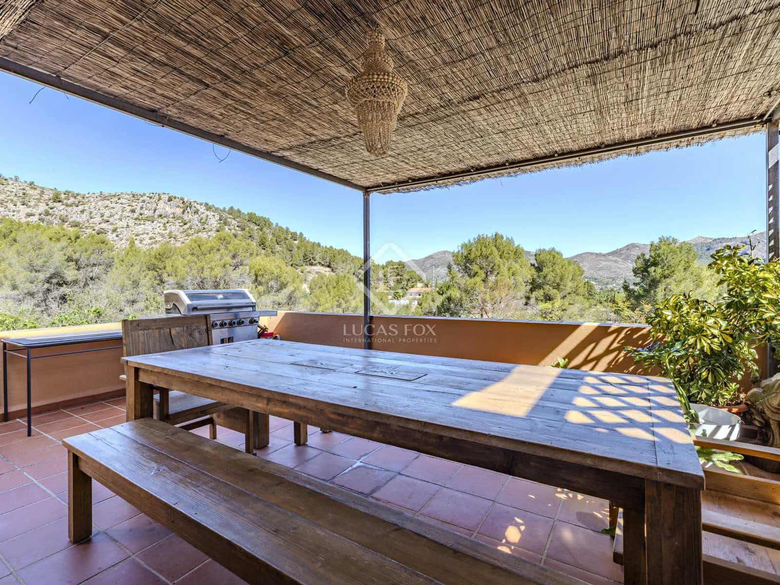 12 bedroom Villa for sale in Jalon / Xalo with pool garage - € 1,115,000 (Ref: 8232458)