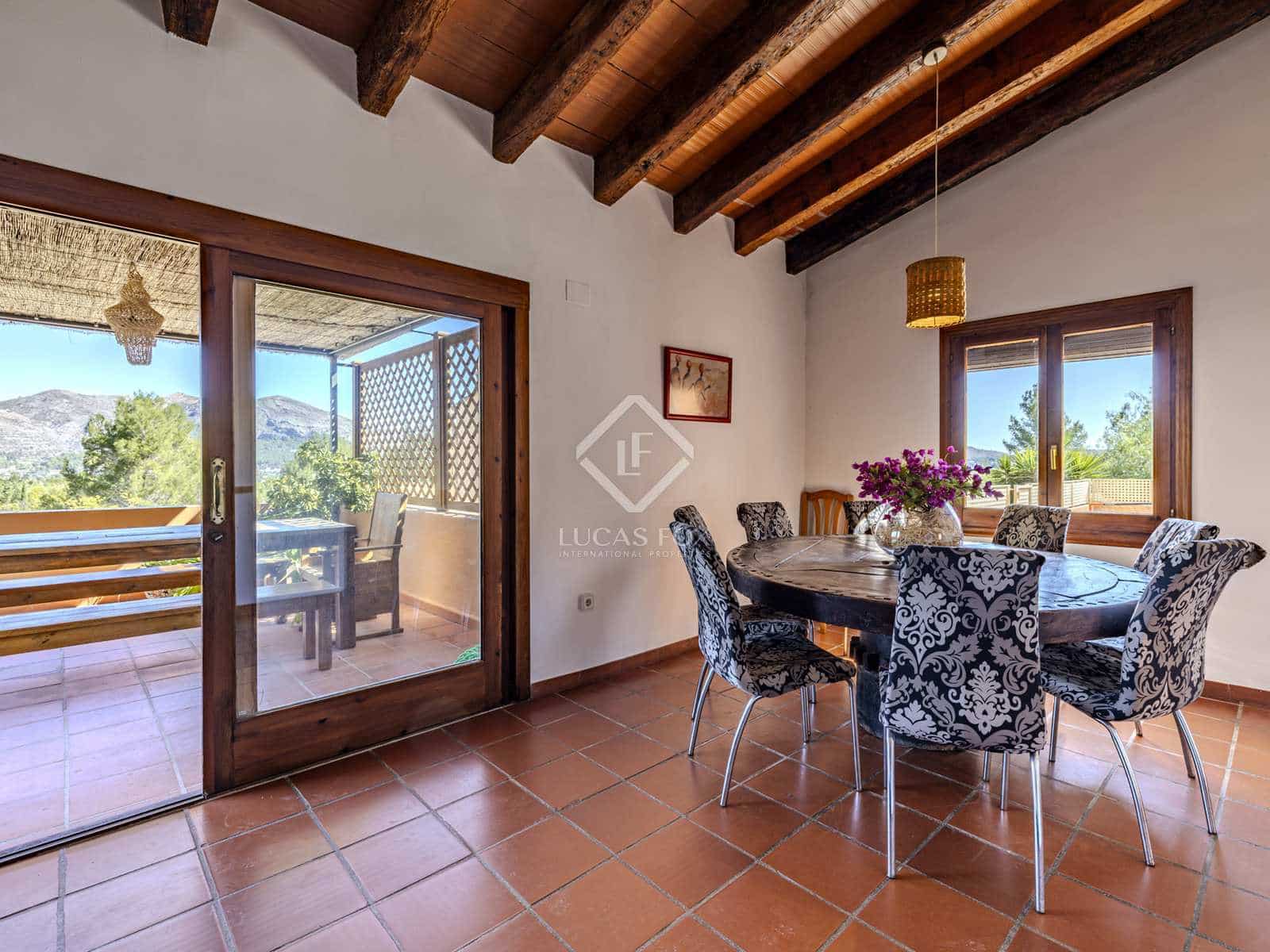 12 bedroom Villa for sale in Jalon / Xalo with pool garage - € 1,115,000 (Ref: 8232458)