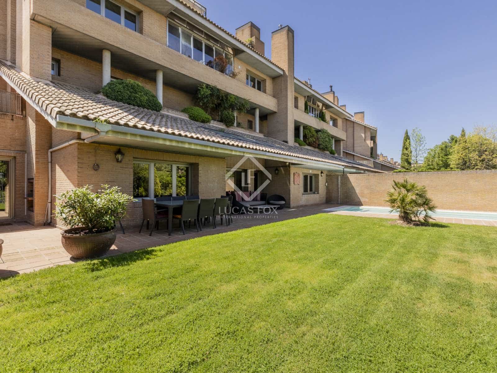 Appartement de 5 chambres à louer à Pozuelo de Alarcon avec piscine garage - 6 500 € (Ref: 8237334)
