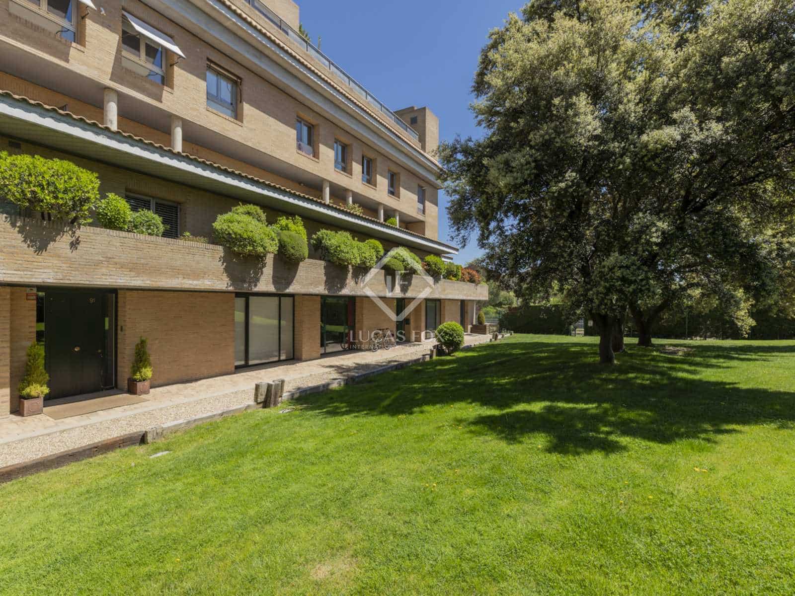 Appartement de 5 chambres à louer à Pozuelo de Alarcon avec piscine garage - 6 500 € (Ref: 8237334)