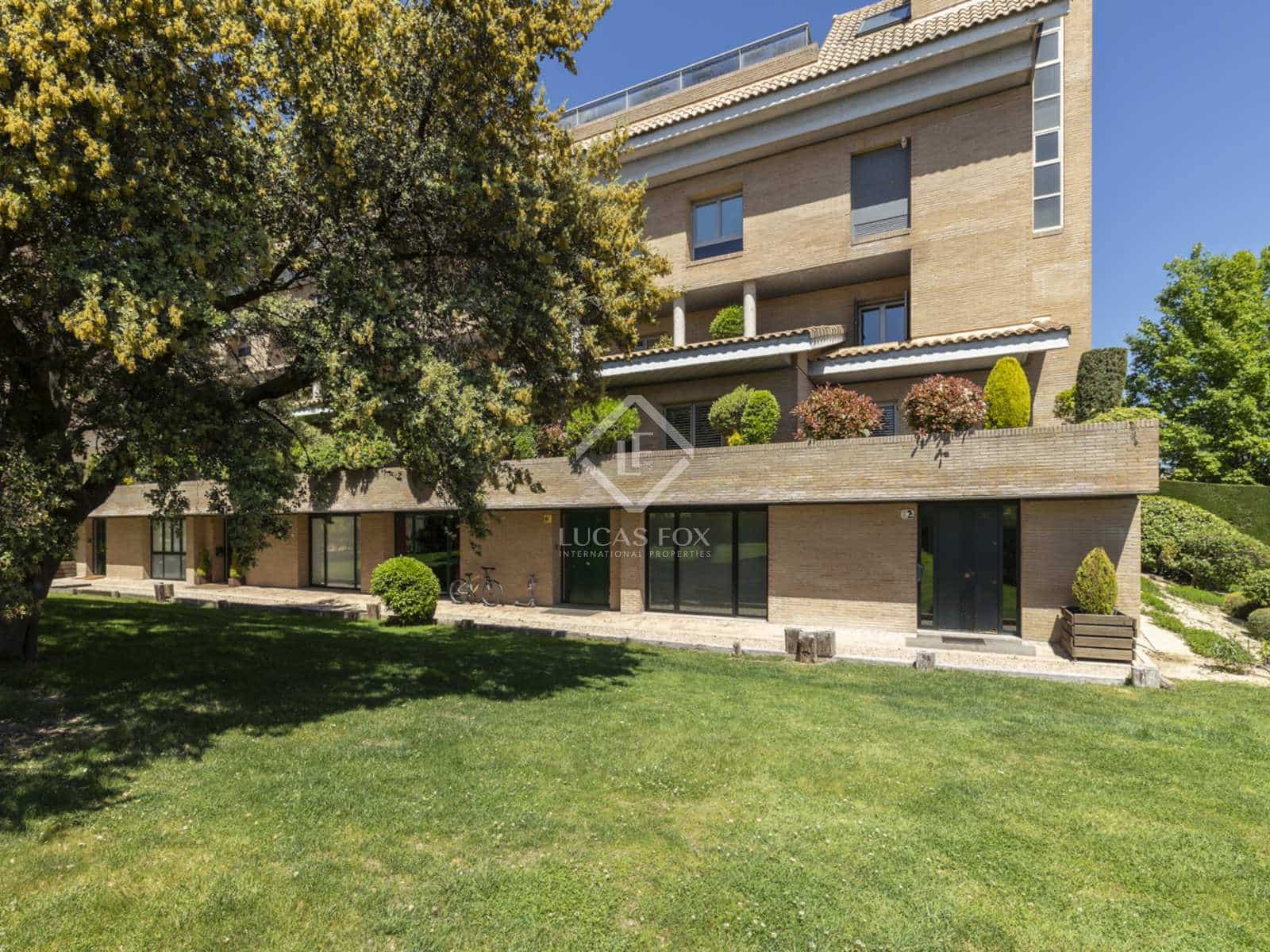 Appartement de 5 chambres à louer à Pozuelo de Alarcon avec piscine garage - 6 500 € (Ref: 8237334)