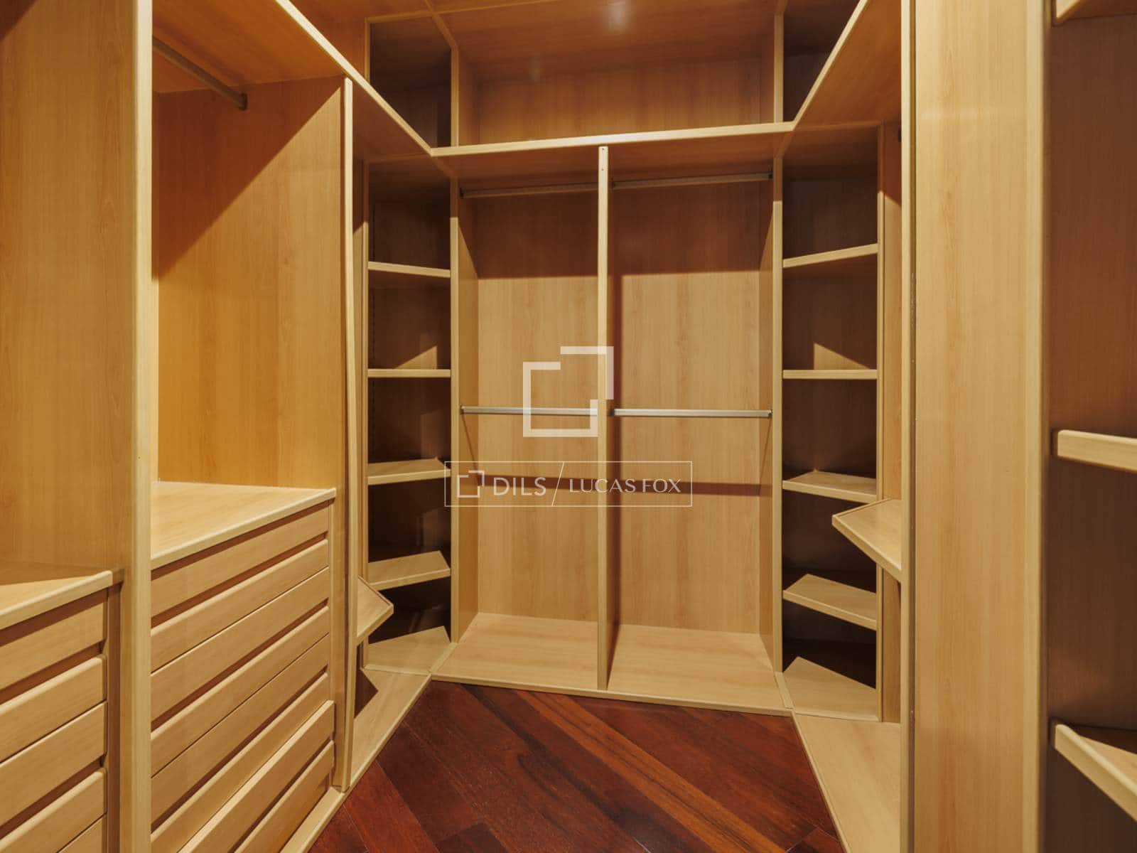 Appartement de 5 chambres à louer à Pozuelo de Alarcon avec piscine garage - 6 500 € (Ref: 8237334)