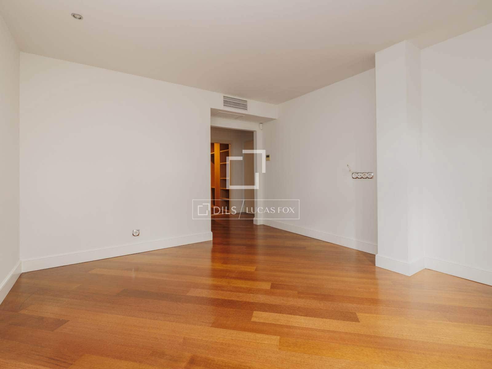 Appartement de 5 chambres à louer à Pozuelo de Alarcon avec piscine garage - 6 500 € (Ref: 8237334)