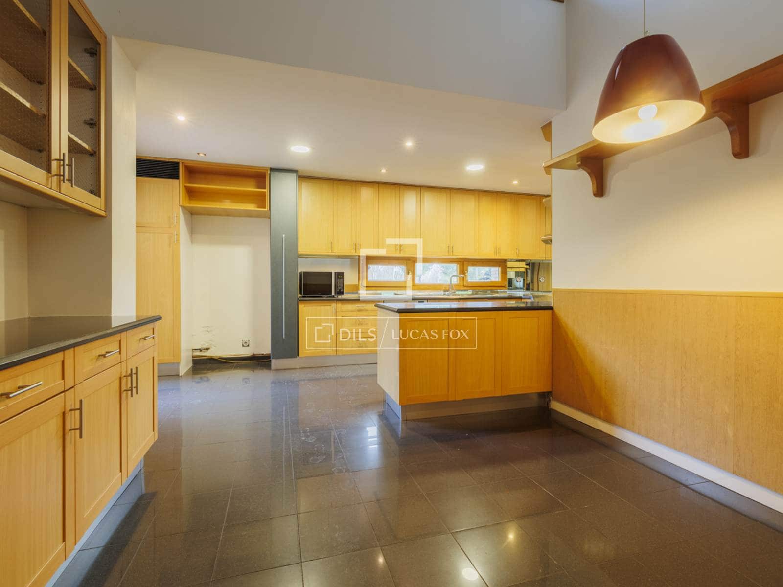 Appartement de 5 chambres à louer à Pozuelo de Alarcon avec piscine garage - 6 500 € (Ref: 8237334)
