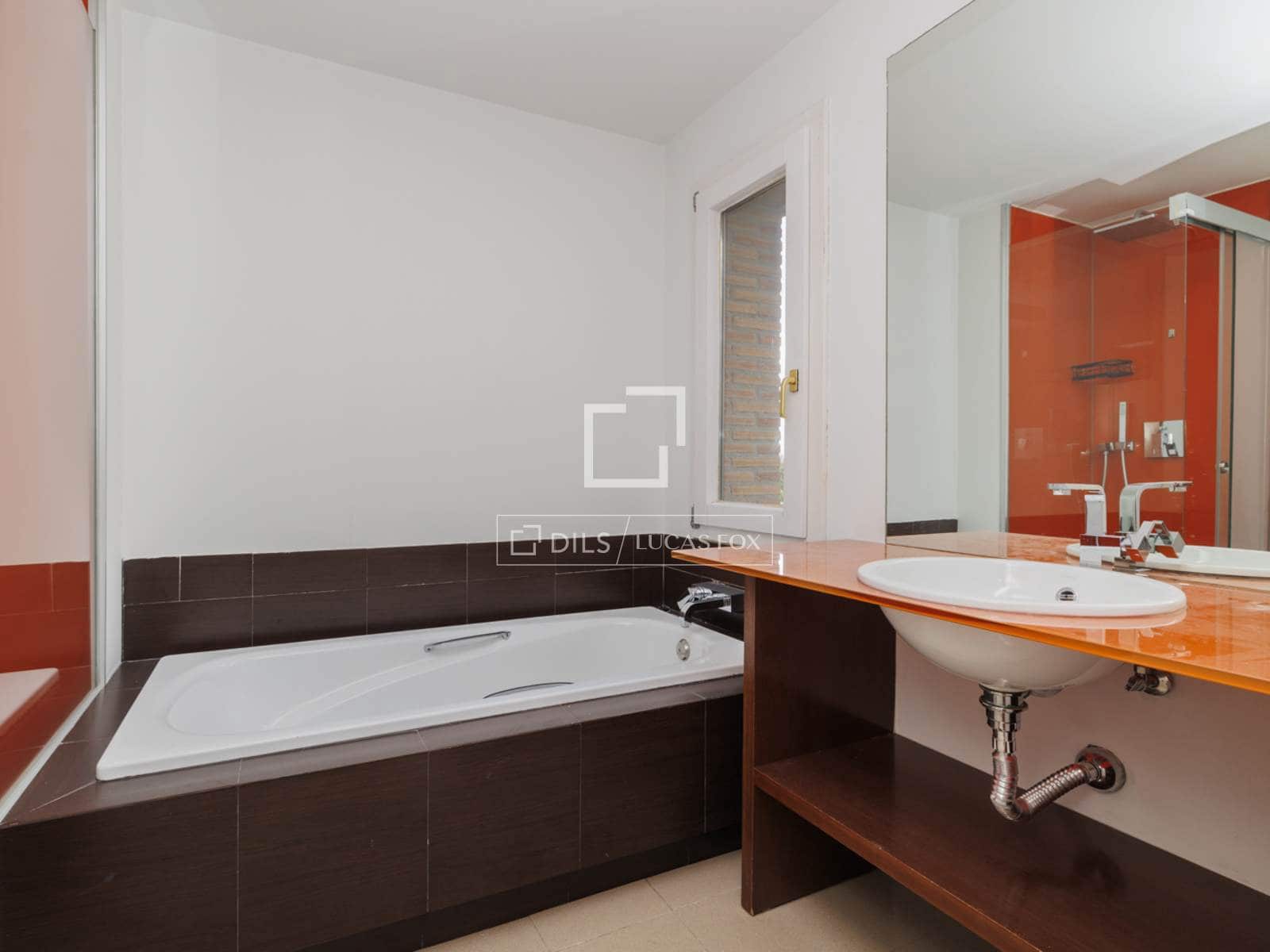 Appartement de 5 chambres à louer à Pozuelo de Alarcon avec piscine garage - 6 500 € (Ref: 8237334)