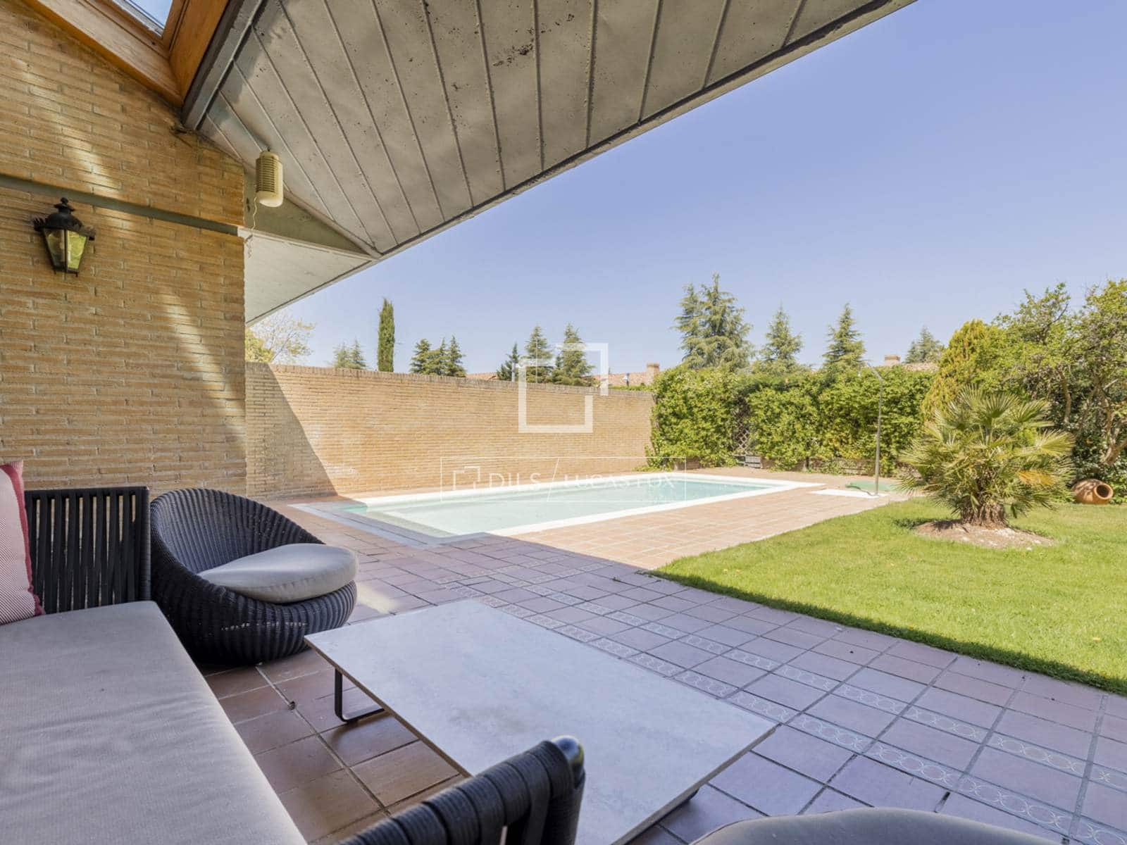 Appartement de 5 chambres à louer à Pozuelo de Alarcon avec piscine garage - 6 500 € (Ref: 8237334)