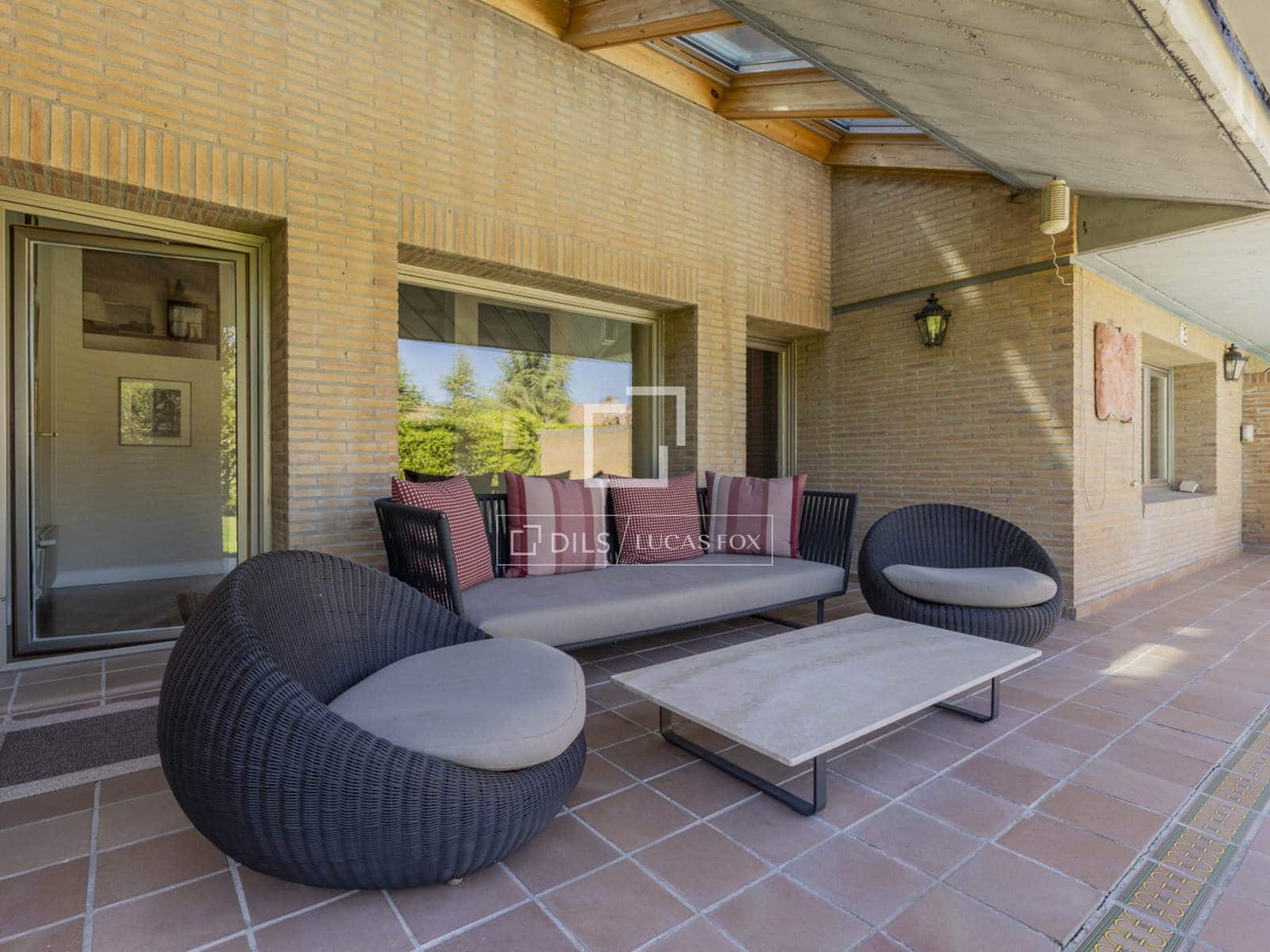 Appartement de 5 chambres à louer à Pozuelo de Alarcon avec piscine garage - 6 500 € (Ref: 8237334)