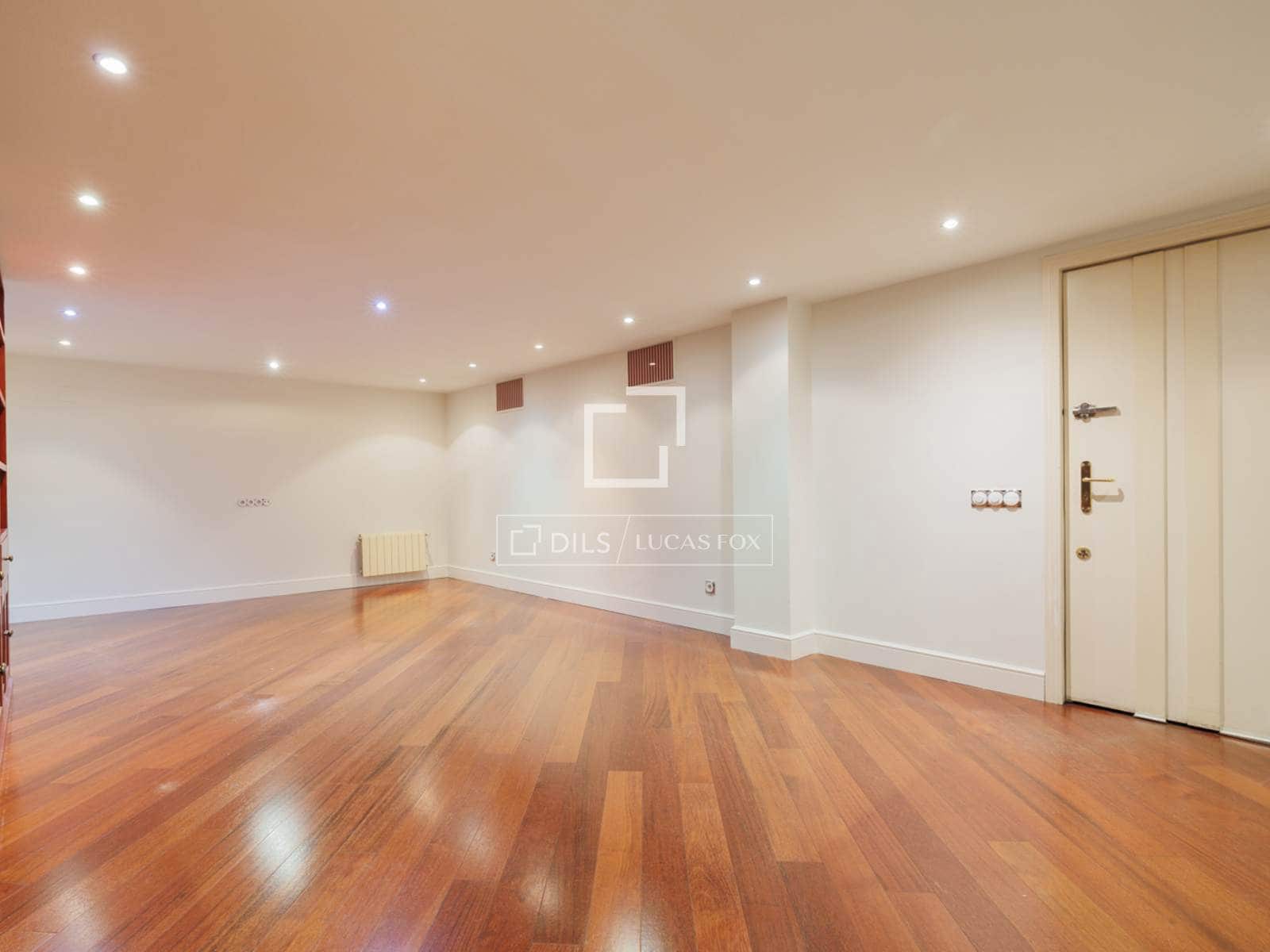 Appartement de 5 chambres à louer à Pozuelo de Alarcon avec piscine garage - 6 500 € (Ref: 8237334)