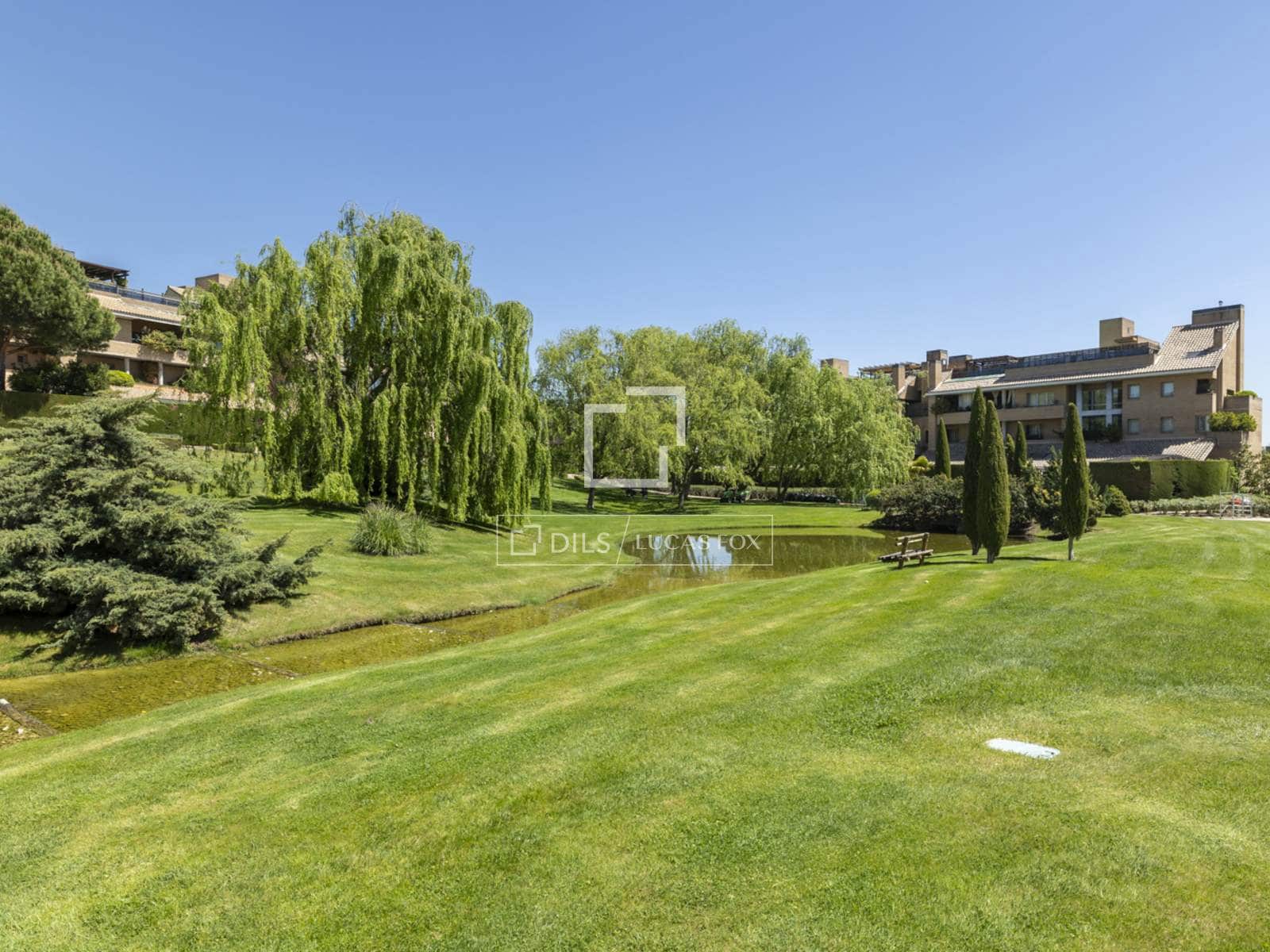 Appartement de 5 chambres à louer à Pozuelo de Alarcon avec piscine garage - 6 500 € (Ref: 8237334)