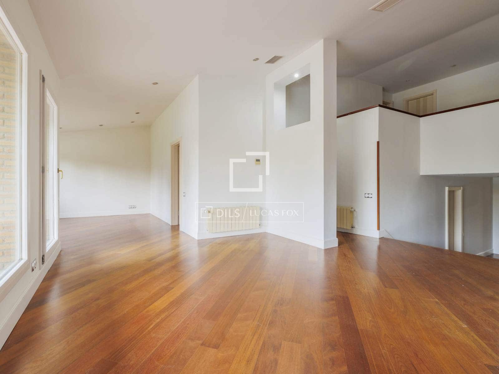 Appartement de 5 chambres à louer à Pozuelo de Alarcon avec piscine garage - 6 500 € (Ref: 8237334)
