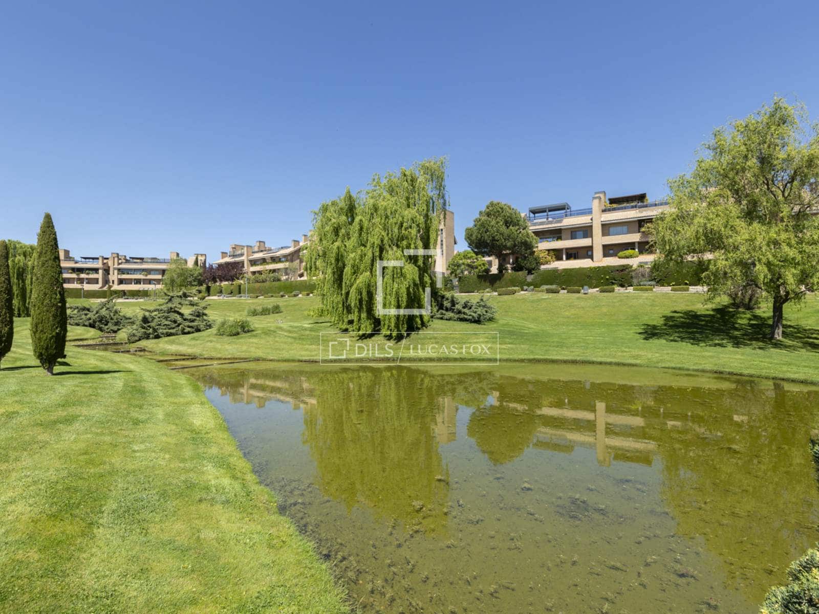 Appartement de 5 chambres à louer à Pozuelo de Alarcon avec piscine garage - 6 500 € (Ref: 8237334)