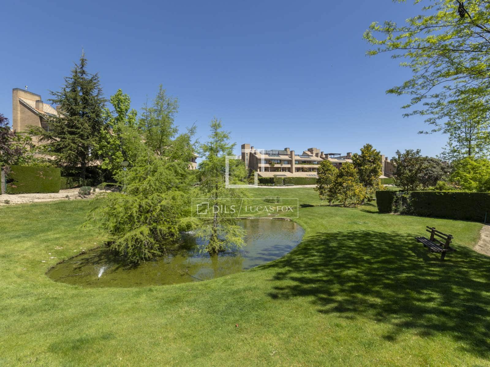 Appartement de 5 chambres à louer à Pozuelo de Alarcon avec piscine garage - 6 500 € (Ref: 8237334)