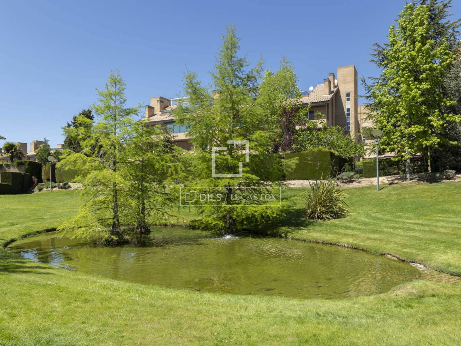 Appartement de 5 chambres à louer à Pozuelo de Alarcon avec piscine garage - 6 500 € (Ref: 8237334)