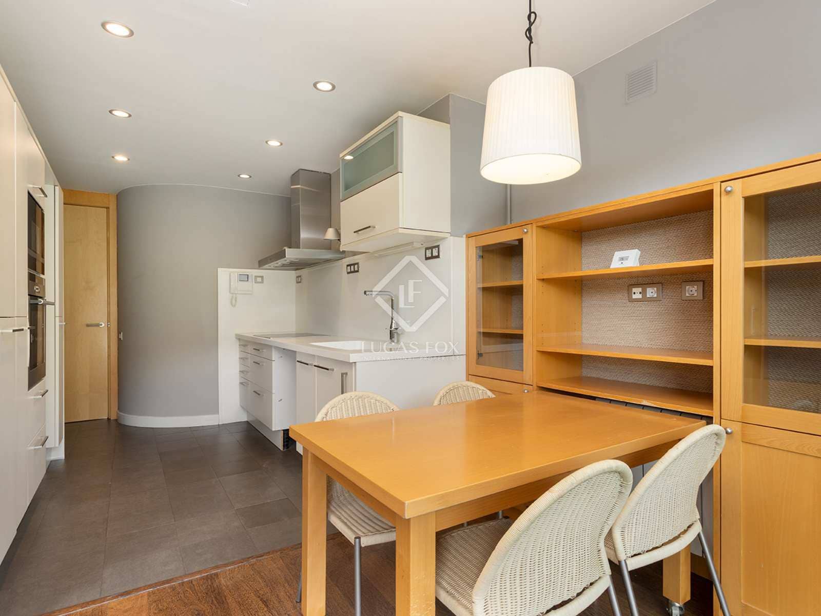 3 sypialnia Apartament na sprzedaż w Miasto Barcelona z garażem - 1 850 000 € (Ref: 8237335)