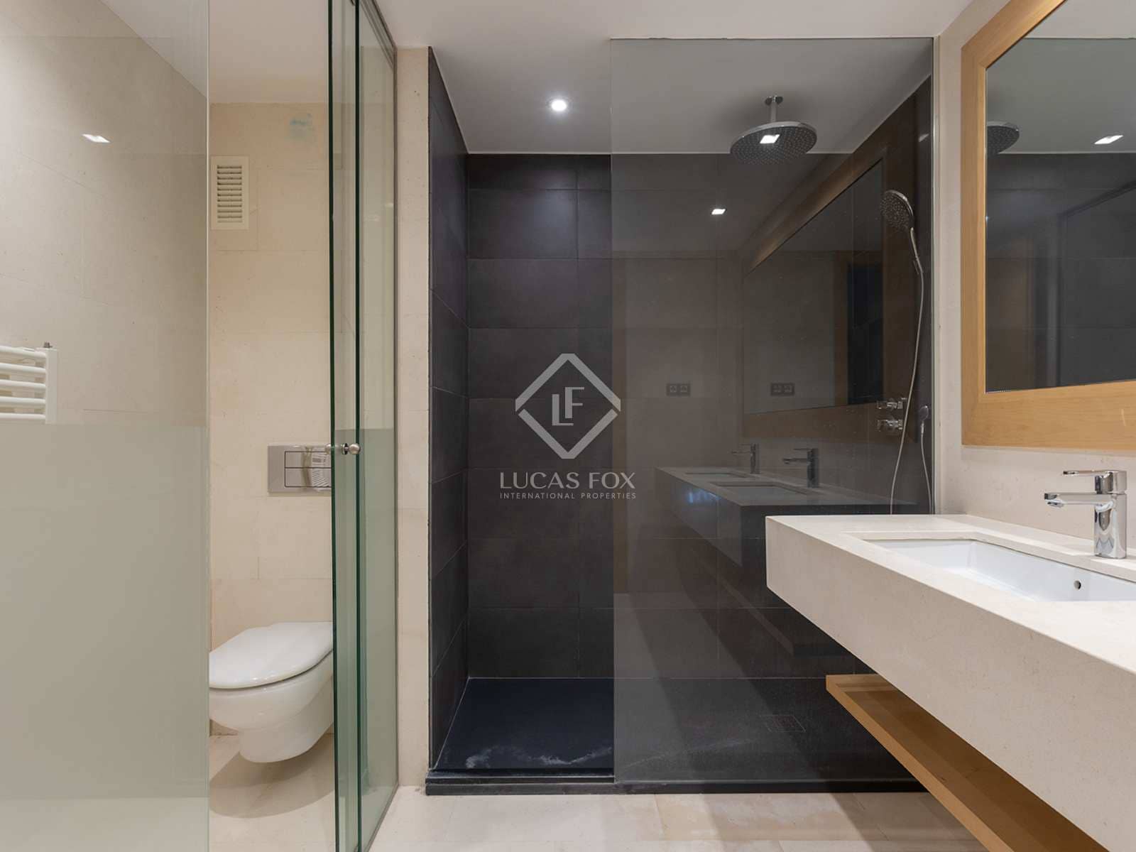 3 sypialnia Apartament na sprzedaż w Miasto Barcelona z garażem - 1 850 000 € (Ref: 8237335)