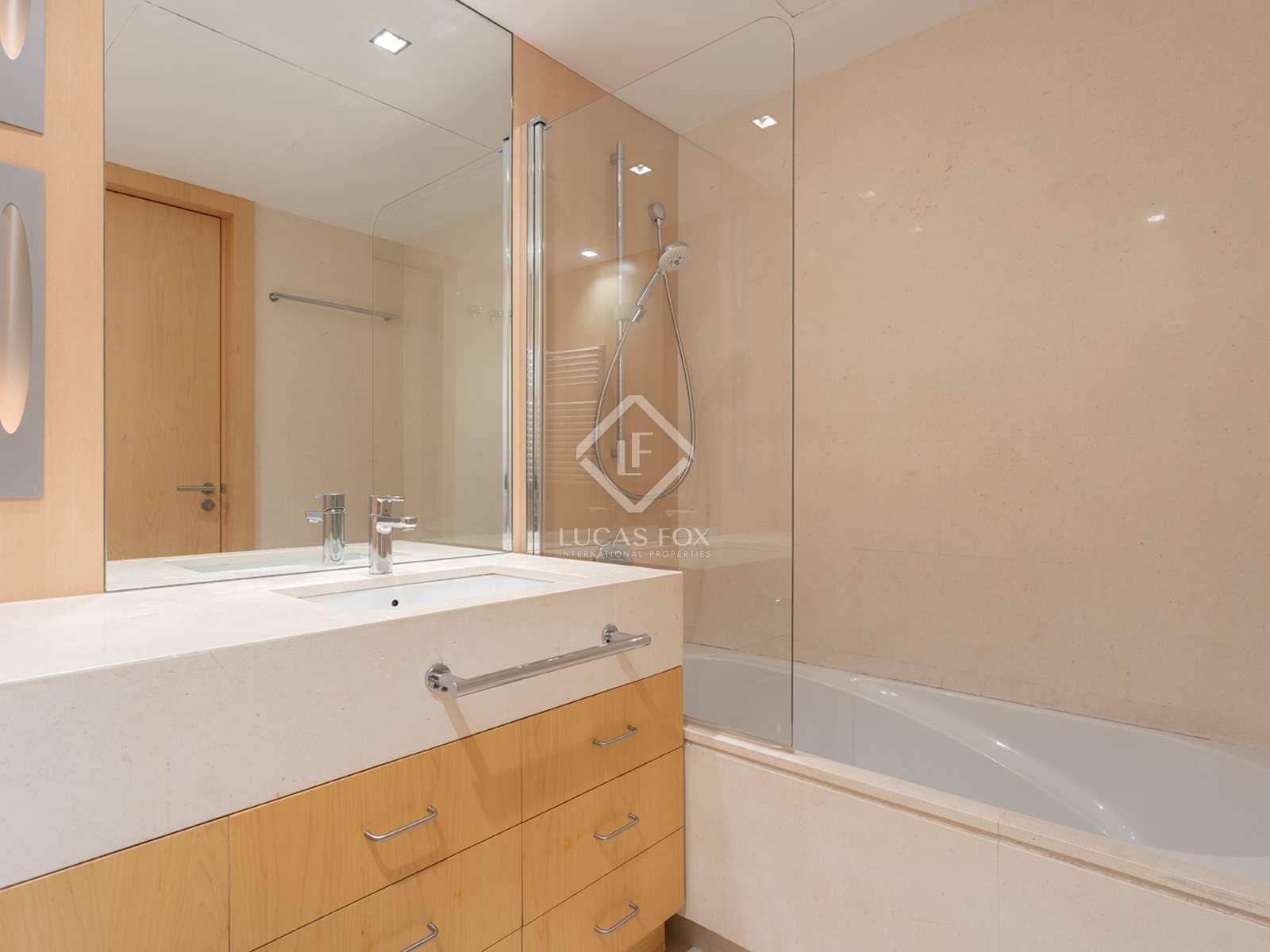 3 sypialnia Apartament na sprzedaż w Miasto Barcelona z garażem - 1 850 000 € (Ref: 8237335)