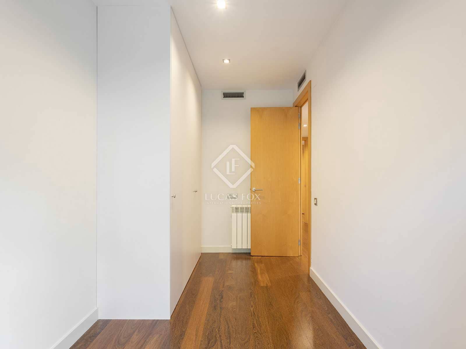 3 sypialnia Apartament na sprzedaż w Miasto Barcelona z garażem - 1 850 000 € (Ref: 8237335)