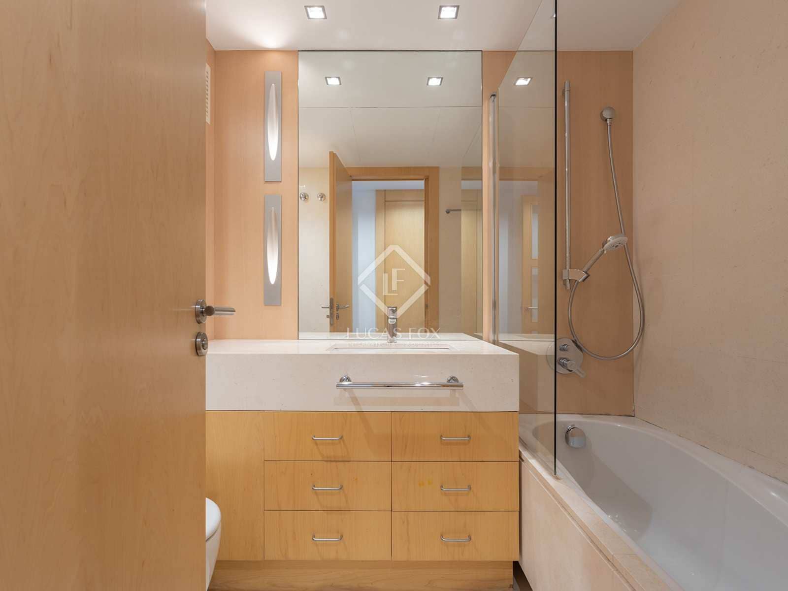 3 sypialnia Apartament na sprzedaż w Miasto Barcelona z garażem - 1 850 000 € (Ref: 8237335)