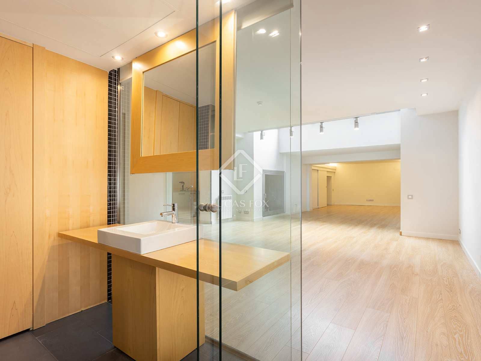 3 sypialnia Apartament na sprzedaż w Miasto Barcelona z garażem - 1 850 000 € (Ref: 8237335)