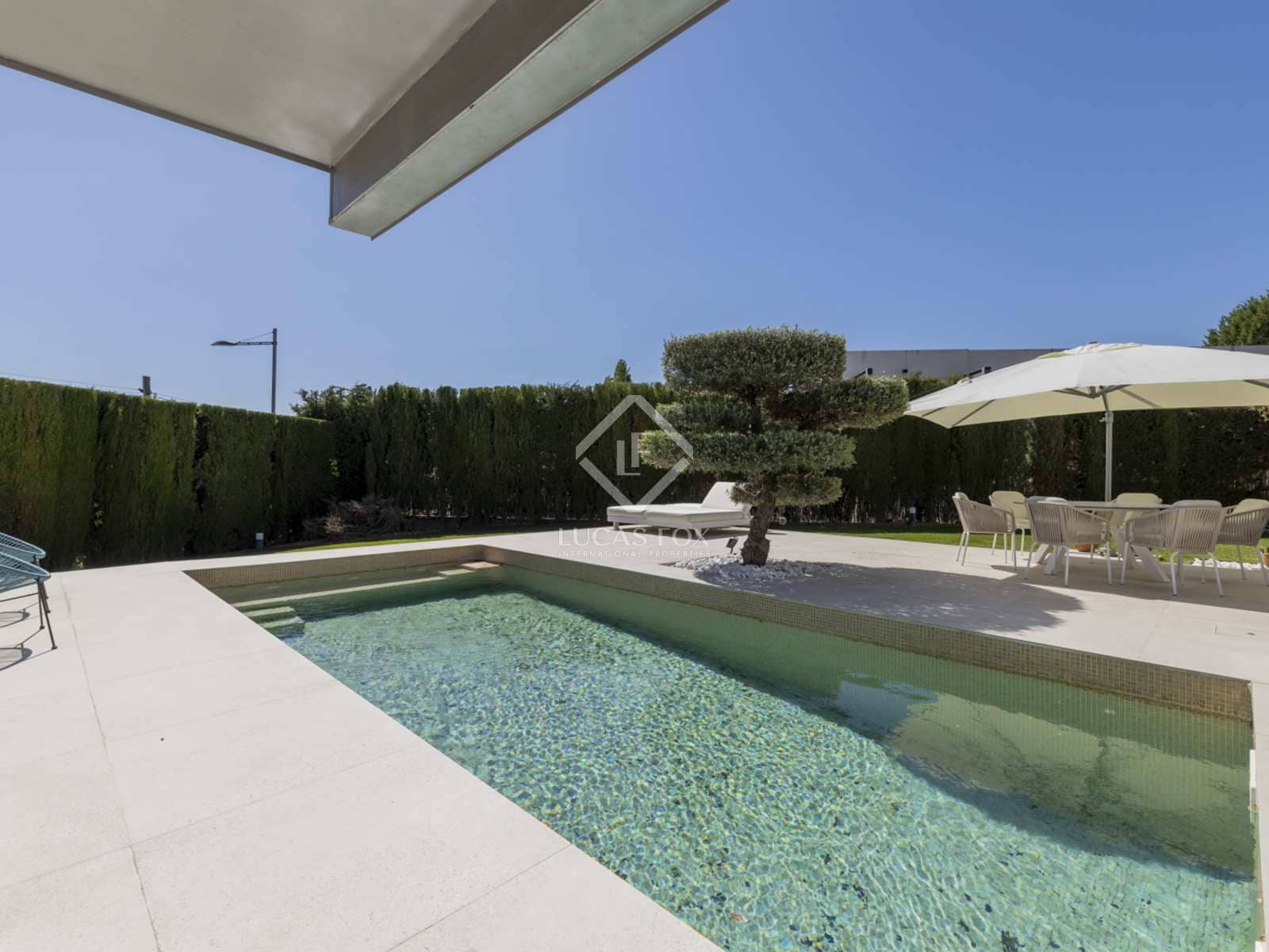 6 soverom Villa til salgs i Boadilla del Monte med svømmebasseng garasje - € 1 595 000 (Ref: 8237588)