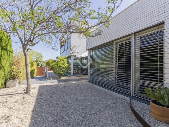 6 slaapkamer Villa te koop in Boadilla del Monte met zwembad garage - € 1.595.000 (Ref: 8237588)