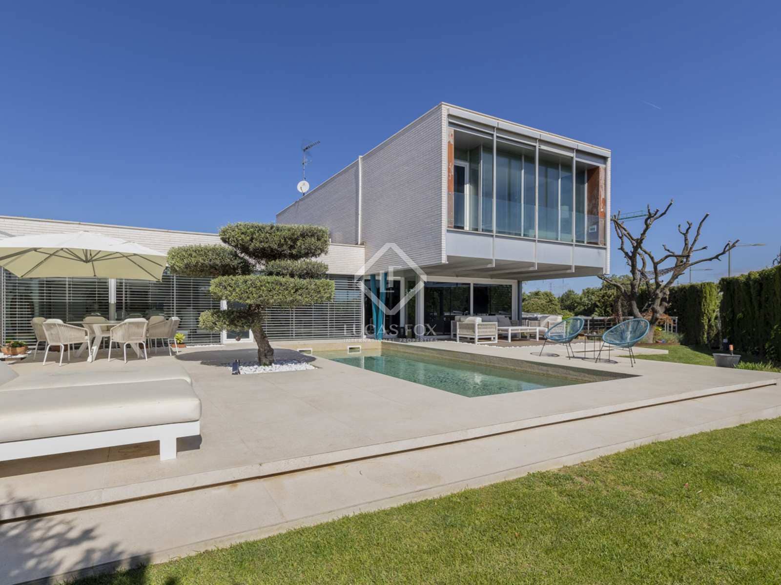 6 soverom Villa til salgs i Boadilla del Monte med svømmebasseng garasje - € 1 595 000 (Ref: 8237588)