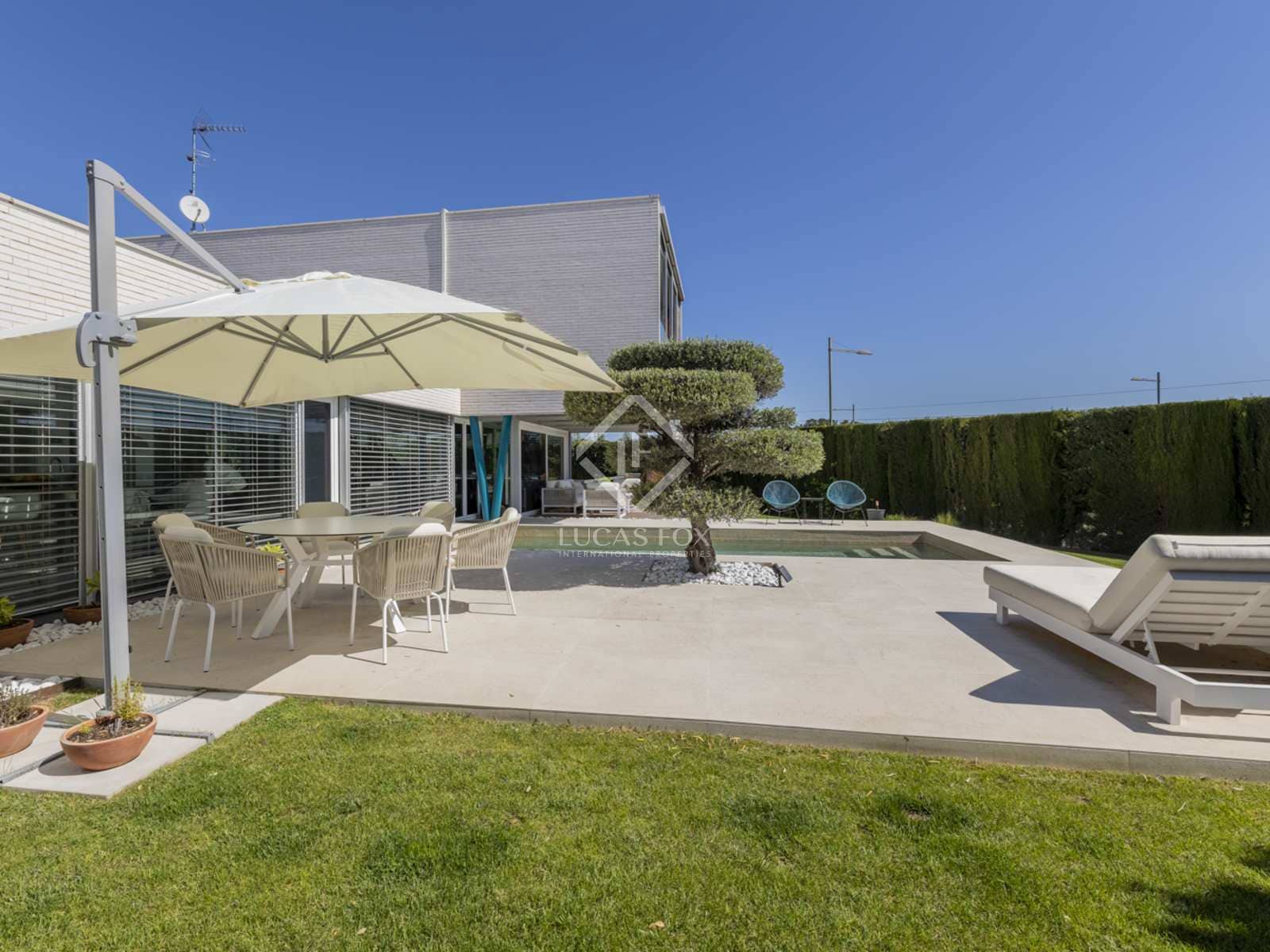 6 soverom Villa til salgs i Boadilla del Monte med svømmebasseng garasje - € 1 595 000 (Ref: 8237588)