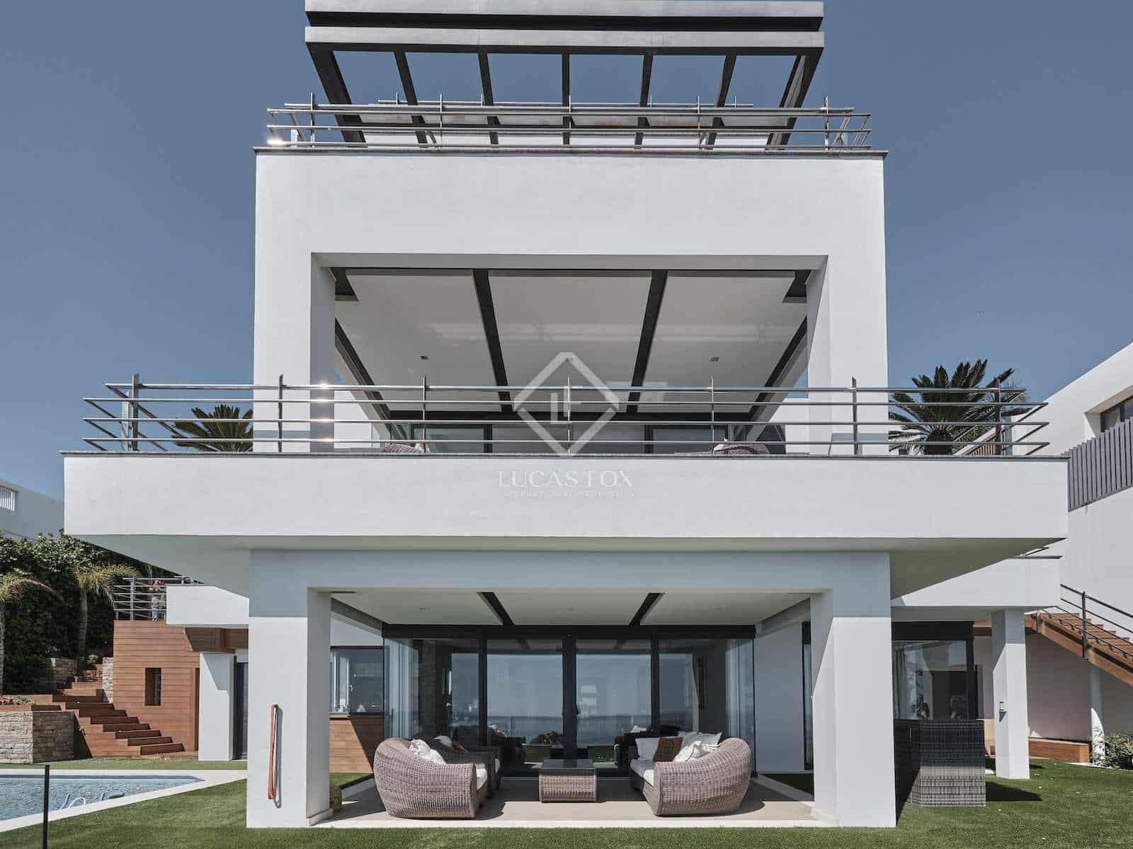 5 soverom Villa til salgs i Manilva med svømmebasseng garasje - € 3 295 000 (Ref: 8242695)