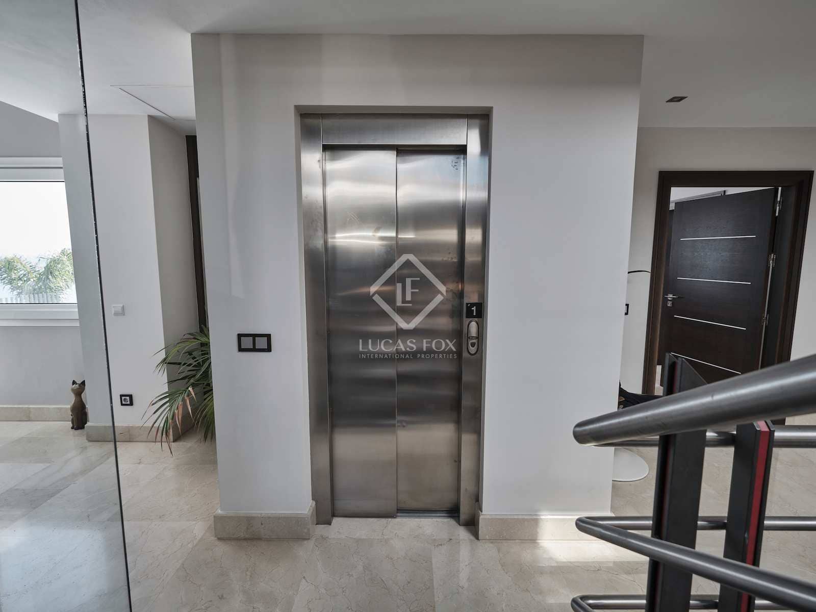 5 soverom Villa til salgs i Manilva med svømmebasseng garasje - € 3 295 000 (Ref: 8242695)