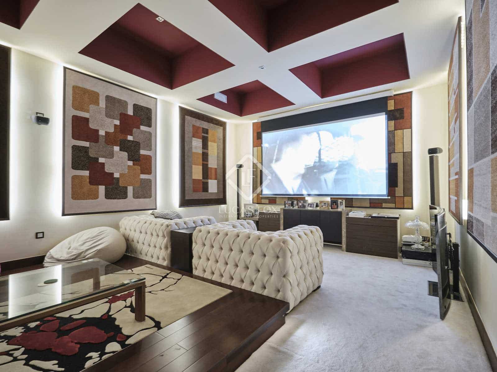 5 soverom Villa til salgs i Manilva med svømmebasseng garasje - € 3 295 000 (Ref: 8242695)