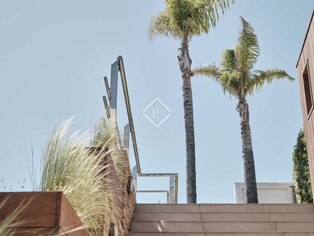 5 soverom Villa til salgs i Manilva med svømmebasseng garasje - € 3 295 000 (Ref: 8242695)