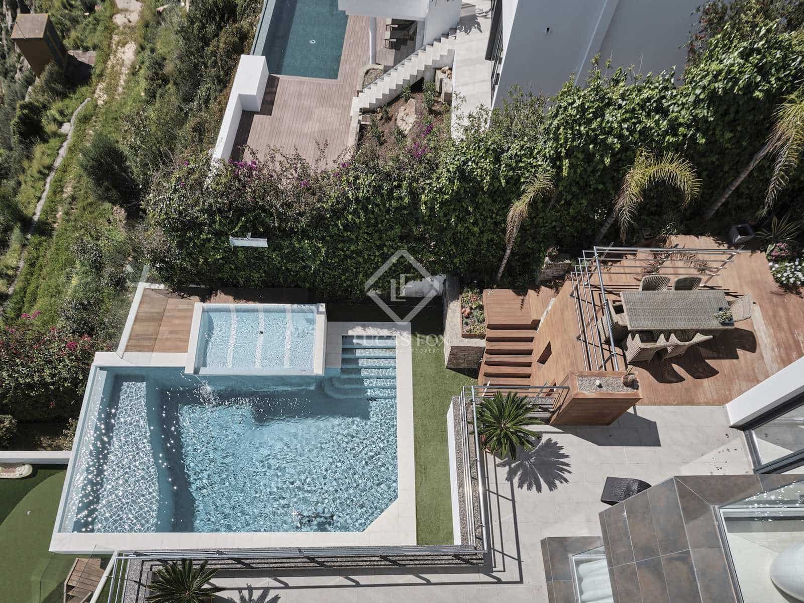 5 soverom Villa til salgs i Manilva med svømmebasseng garasje - € 3 295 000 (Ref: 8242695)