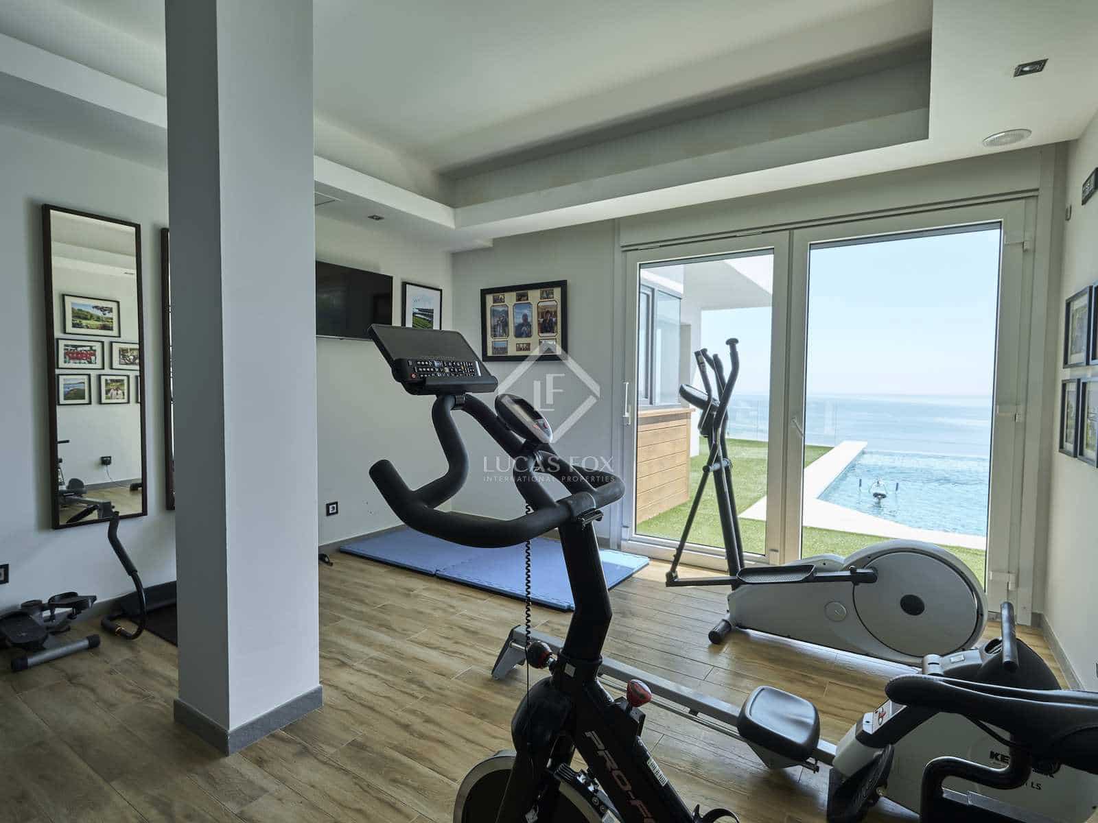 5 soverom Villa til salgs i Manilva med svømmebasseng garasje - € 3 295 000 (Ref: 8242695)