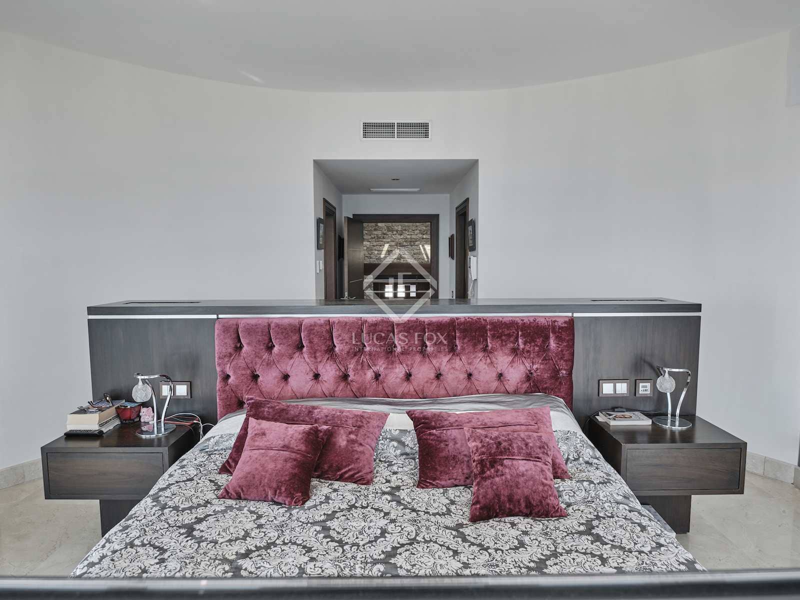 5 soverom Villa til salgs i Manilva med svømmebasseng garasje - € 3 295 000 (Ref: 8242695)