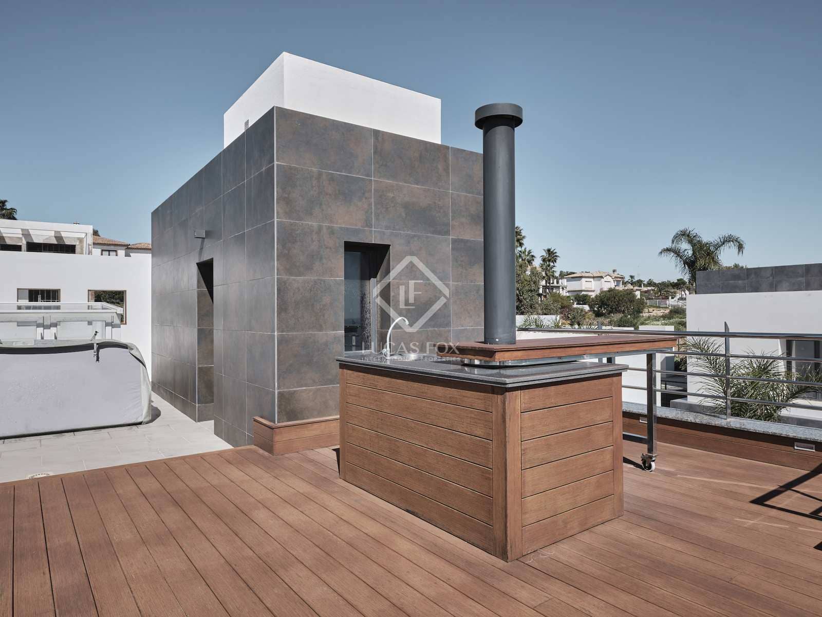 5 soverom Villa til salgs i Manilva med svømmebasseng garasje - € 3 295 000 (Ref: 8242695)